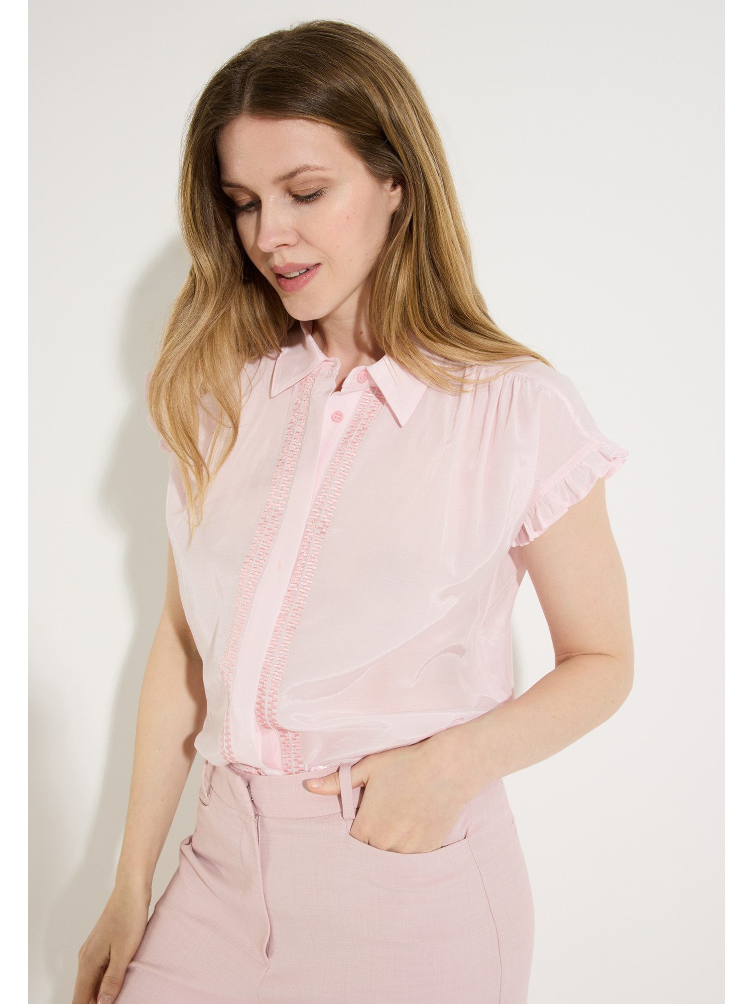 MORE&MORE Kurzarmbluse hauchzarte Bluse, Rüschen & Zierstickerei
