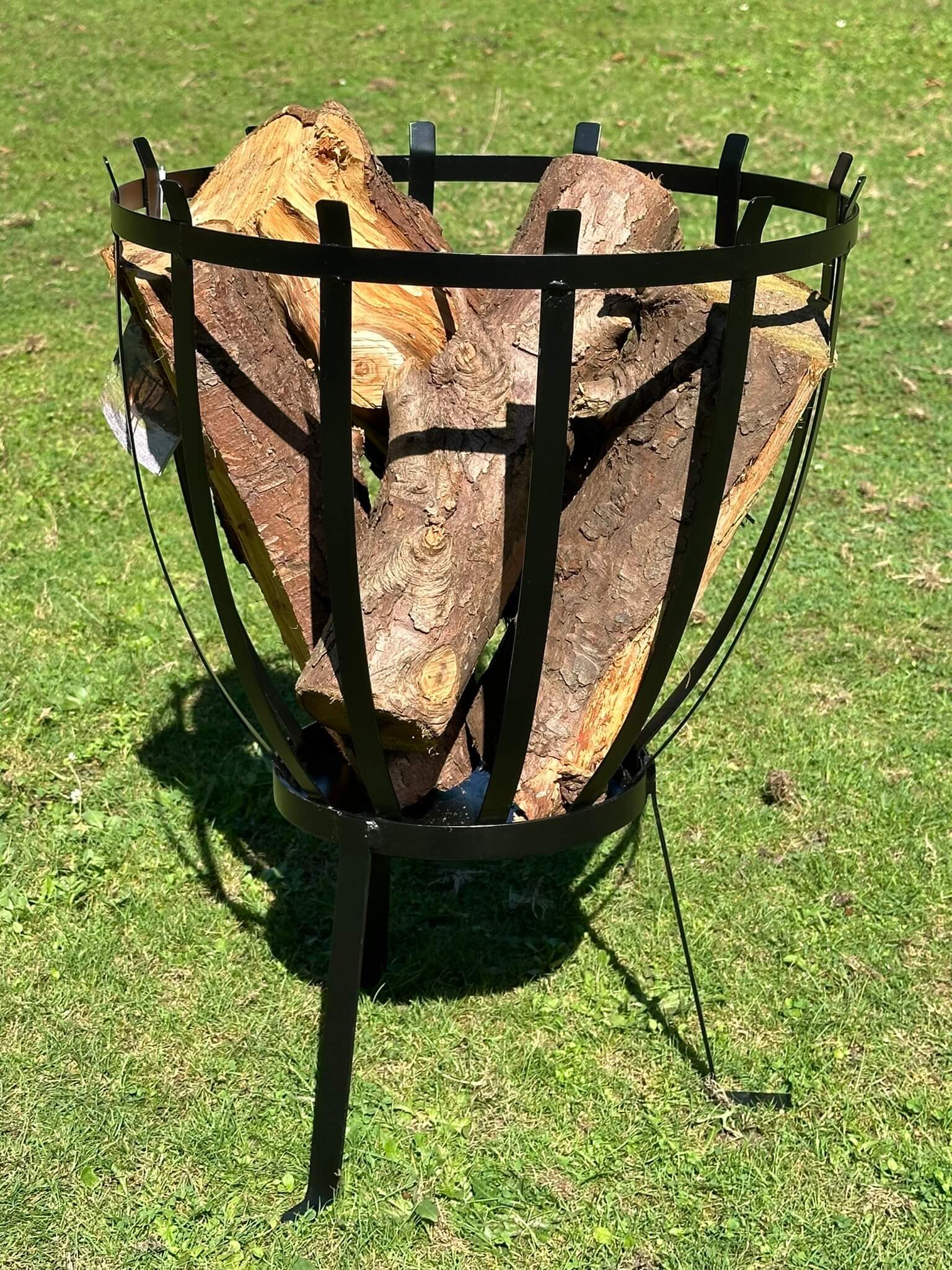 degawo Feuerschale Feuerkorb Halbellipse aus Eisen Maße 40x40x55 cm für Garten Terrasse, (Feuerkorb)