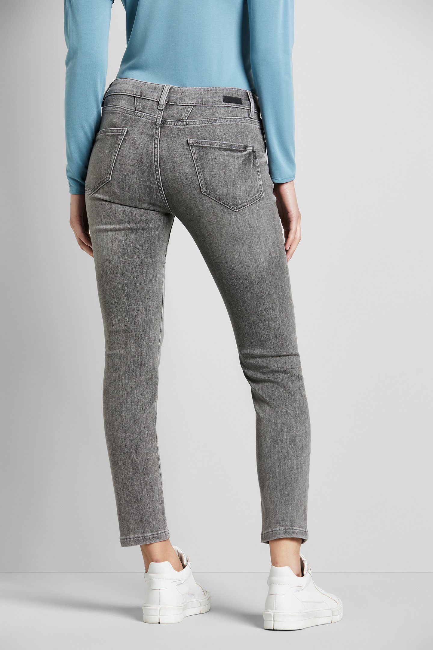 5-Pocket-Jeans bugatti Used-Waschung leichte grau