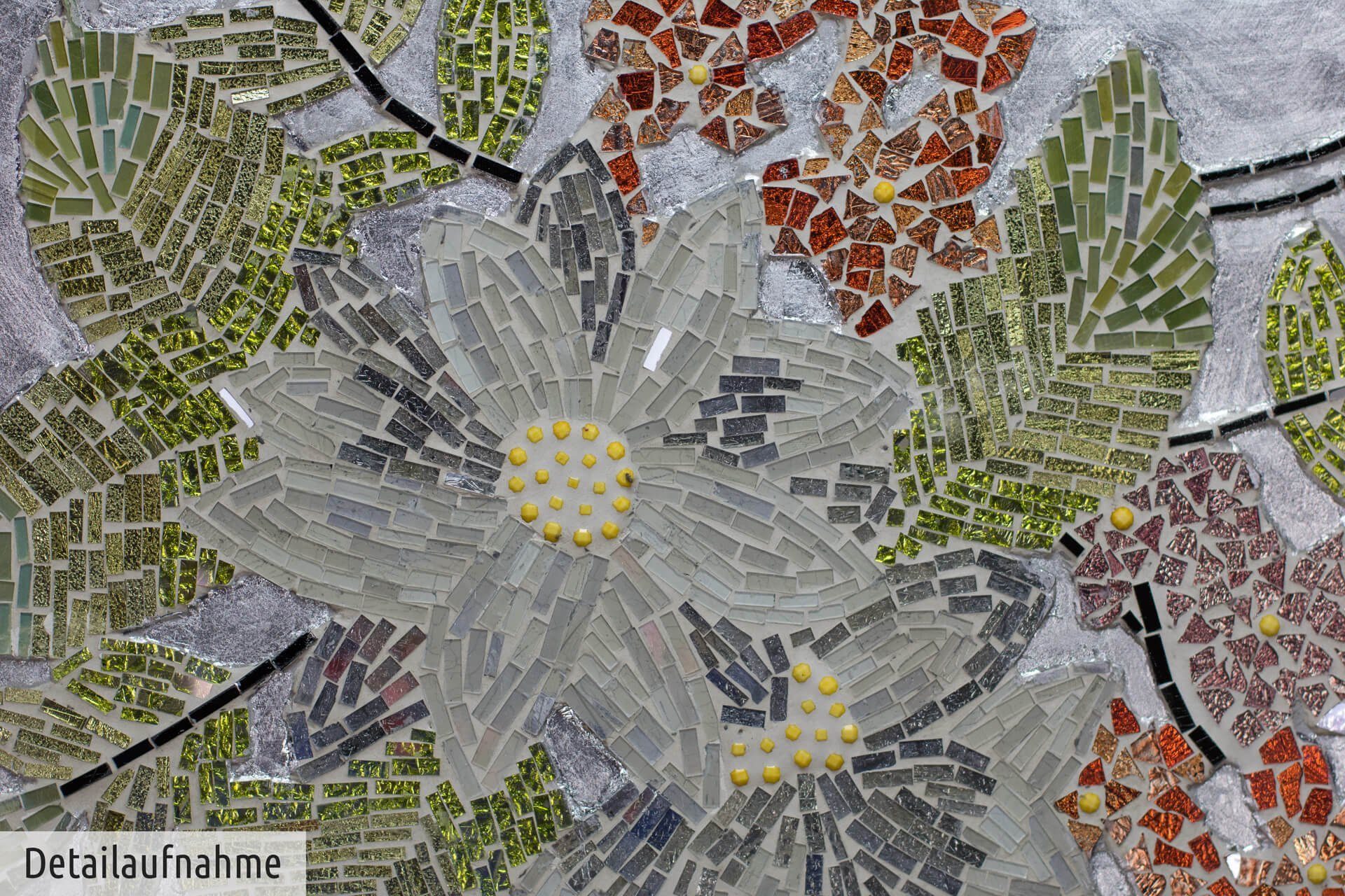 Wandbild Blooms Wandrelief Glas KUNSTLOFT aus Wondrous Mosaik 61x61 cm, handgefertiges
