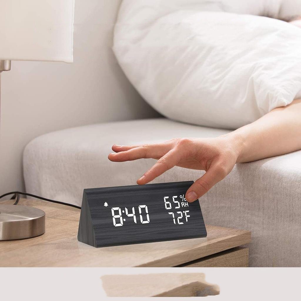 Sprachsteuerung LED Schlafzimmer Jormftte Wecker Datum Wecker Nacht für Digitaler,mit