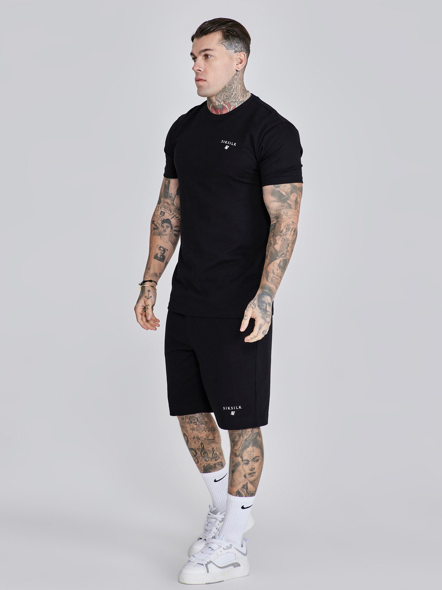 Siksilk T-Shirt & Shorts SikSilk Herren Schwarzes T-Shirt und Shorts Set günstig online kaufen