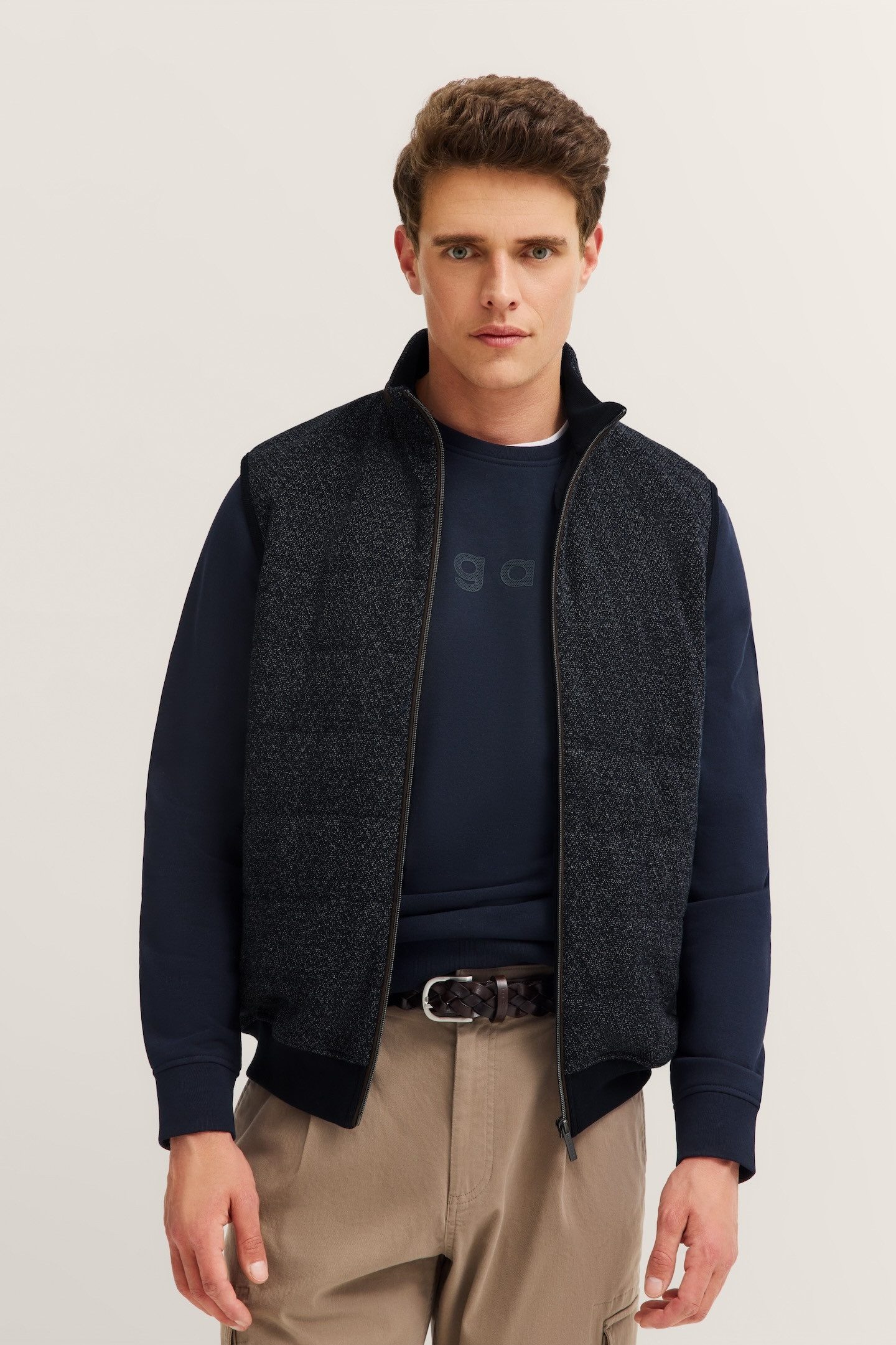 bugatti Sweatweste Regular Fit mit Stehkragen und aus reine Baumwolle