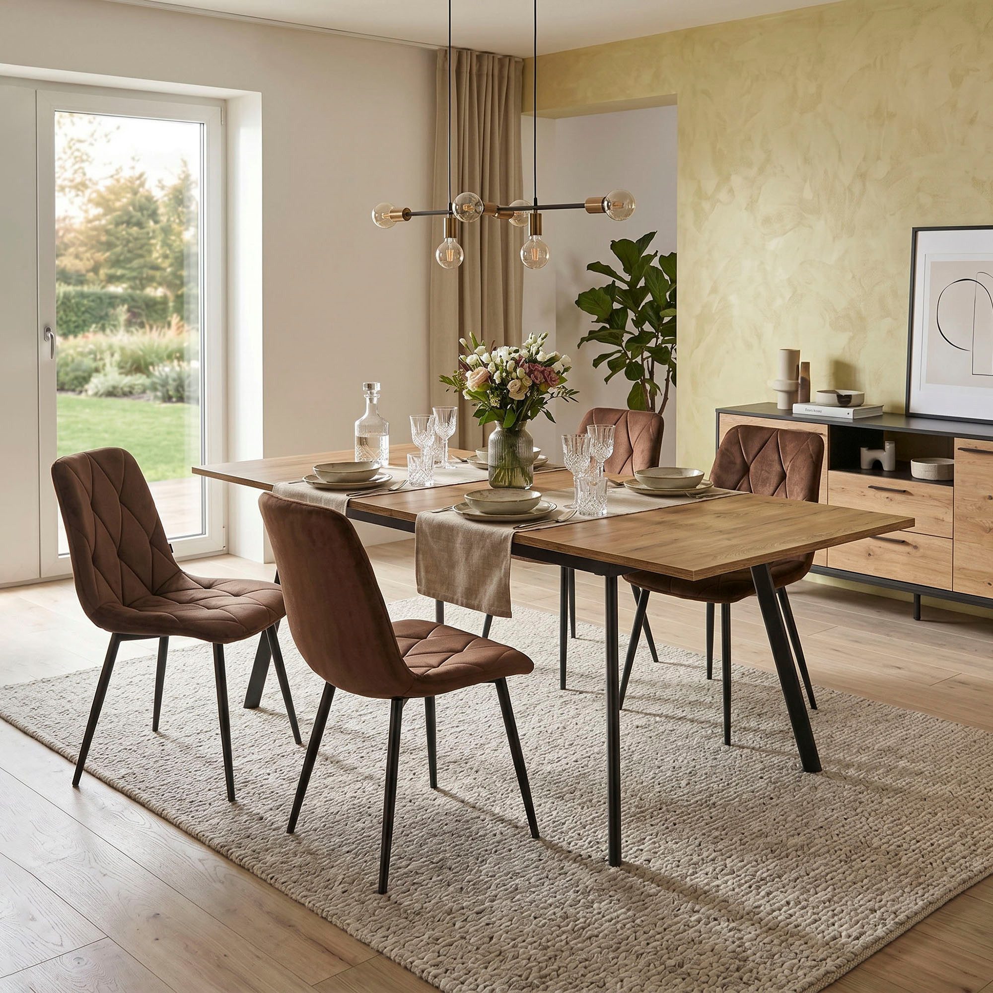 B&D home Essgruppe Mara & Vicka, (Set, 5-tlg., 1 Tisch / 4 Stühle), Esstisch ausziehbar bis 160cm für 4-6 Personen, Stühle in Samtstoff