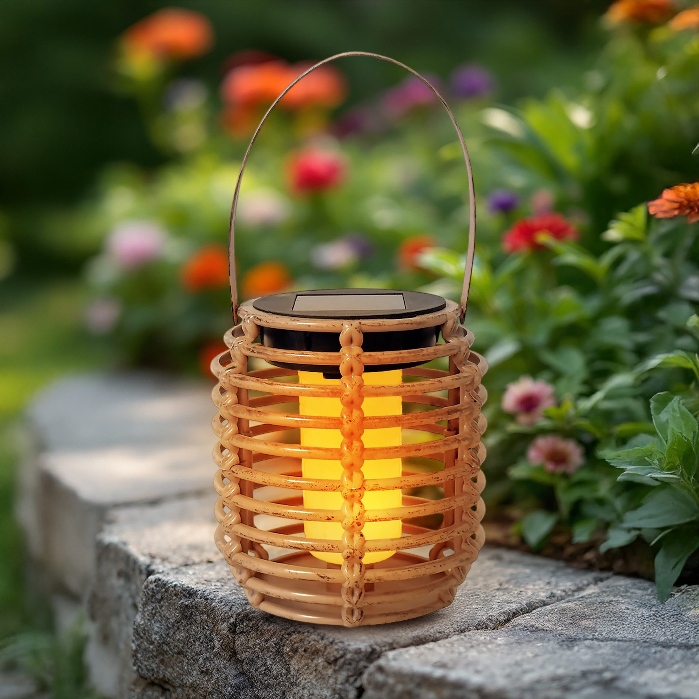Spetebo LED Windlicht Mini Solar Leuchte in Rattan Optik - 11 x 10 cm - 2er Set, Solar betrieben, LED fest integriert, orange (feuerfarben), zum Hängen oder Ste – Bild 5 von 5