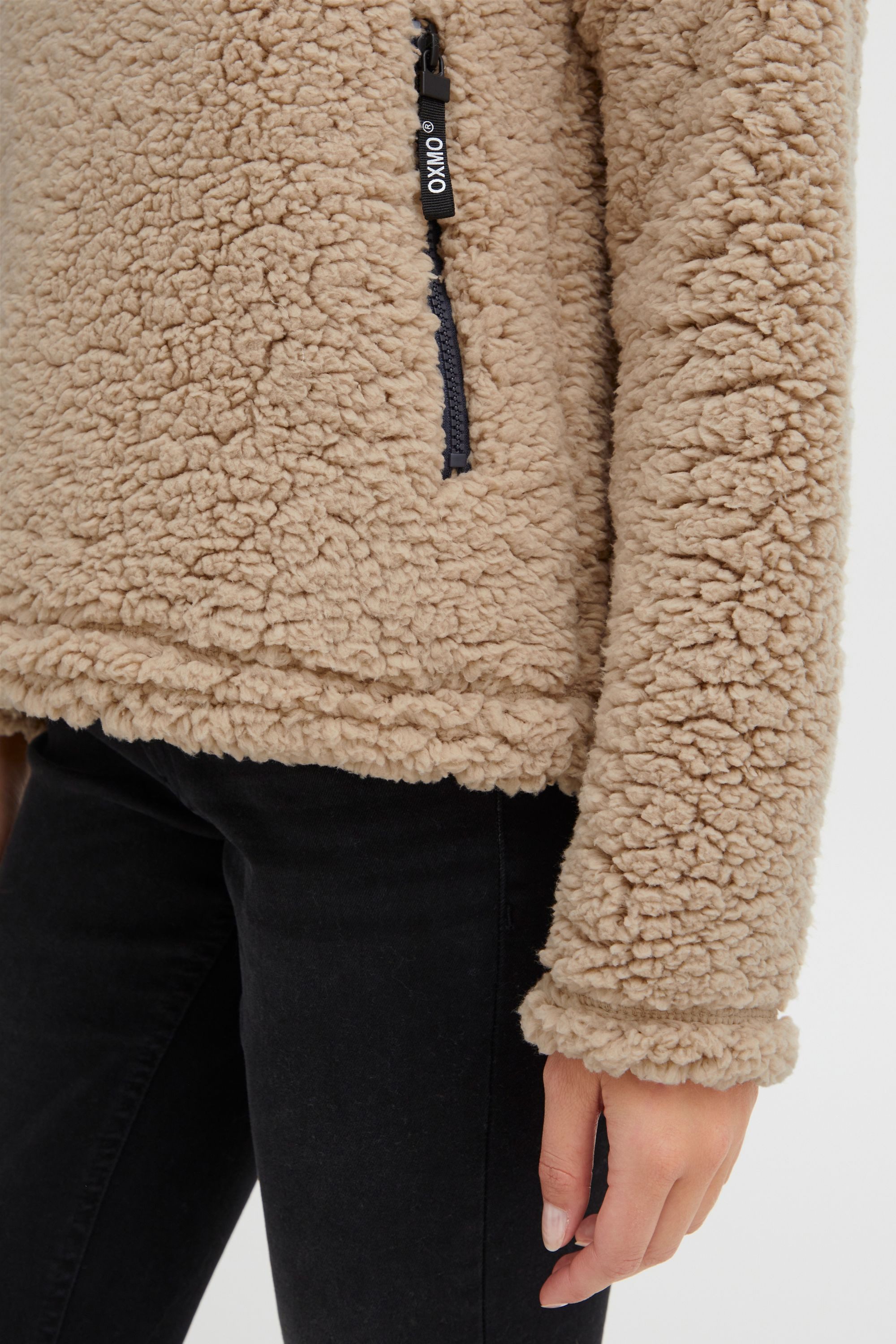 OXMO Troyer OXElina Teddypullover mit Stehkragen – Bild 5 von 5