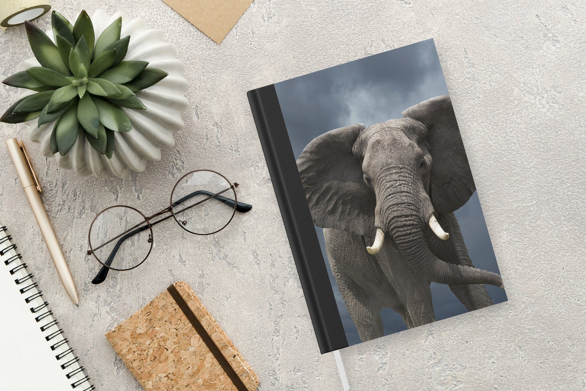 MuchoWow Notizbuch Elefant - Tiere Merkzettel, Haushaltsbuch Notizheft, Natur, A5, Wolken Journal, 98 Tagebuch, Seiten, - 