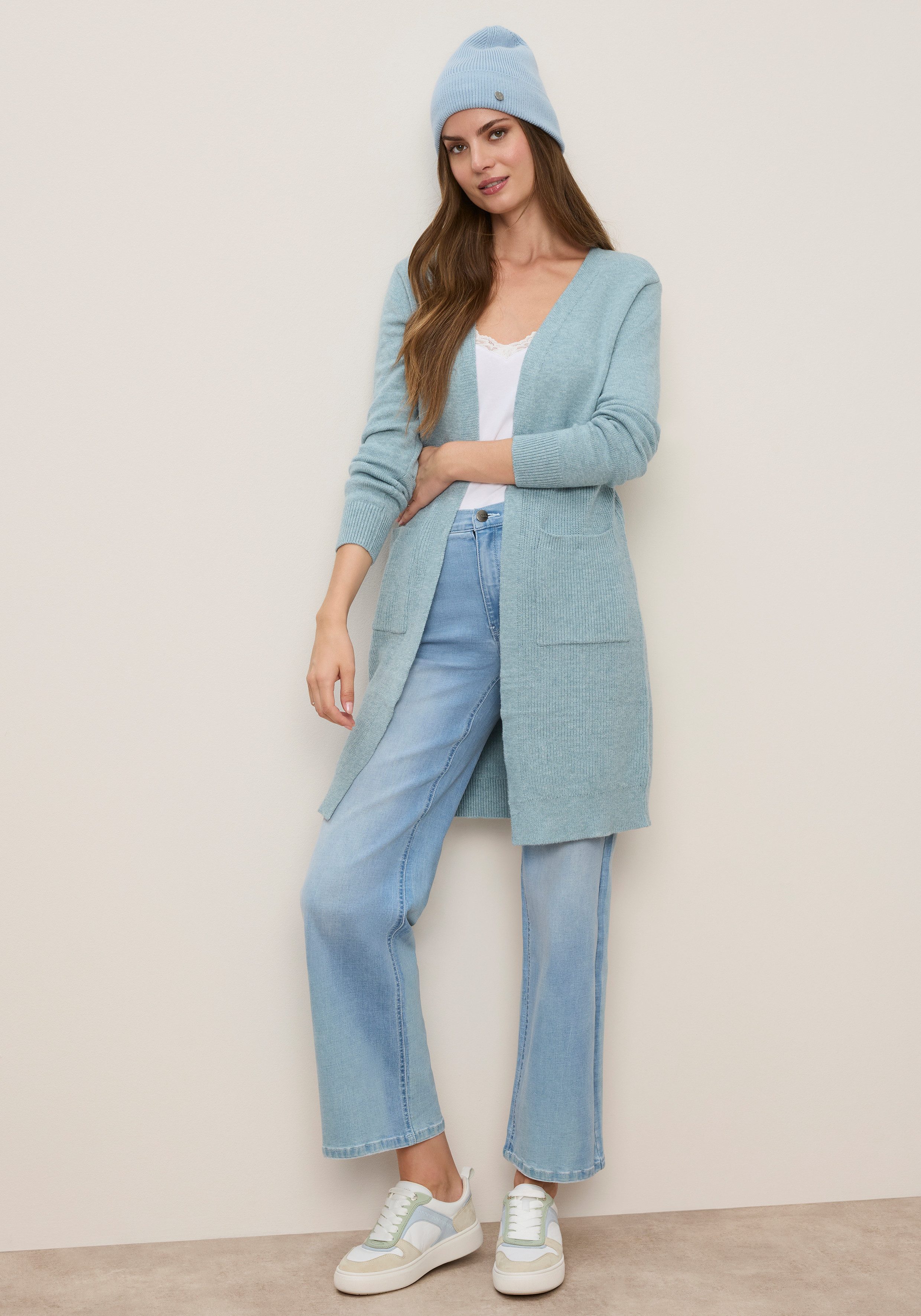 Zum Outfit 9