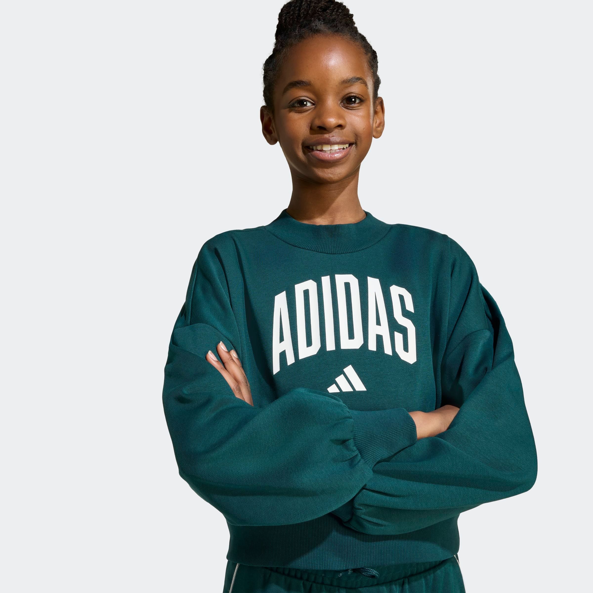 adidas Sportswear Sweatshirt SEASONALS ESSENTIALS COLLEGIATE TYPOGRAPHY CREWNECK KIDS sportlicher Stil, ohne Verschluss, mit Rundhalsausschnitt