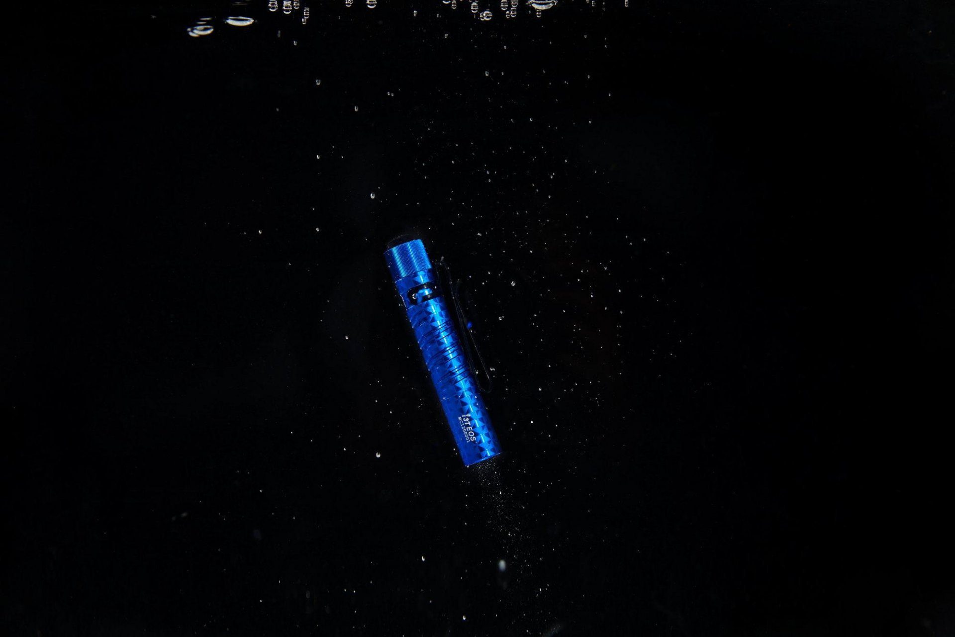 OLIGHT Taschenlampe I3T EOS Mini LED Reichweite Taschenlampe 180 Pinwheel Schlüsselbund Blau 66m Lumen