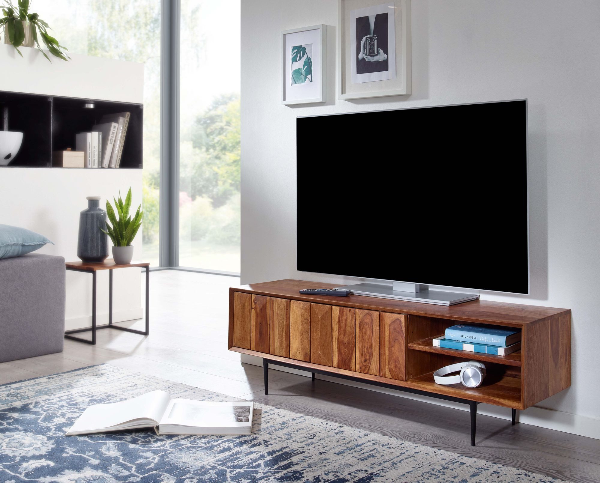 furnicato Lowboard TV-Unterschrank 123x42x35 cm Dunkelbraun Massivholz, Walnuss (1 St), Push-to-open Fernsehschrank mit Kabeldurchlass und Ablagefächern