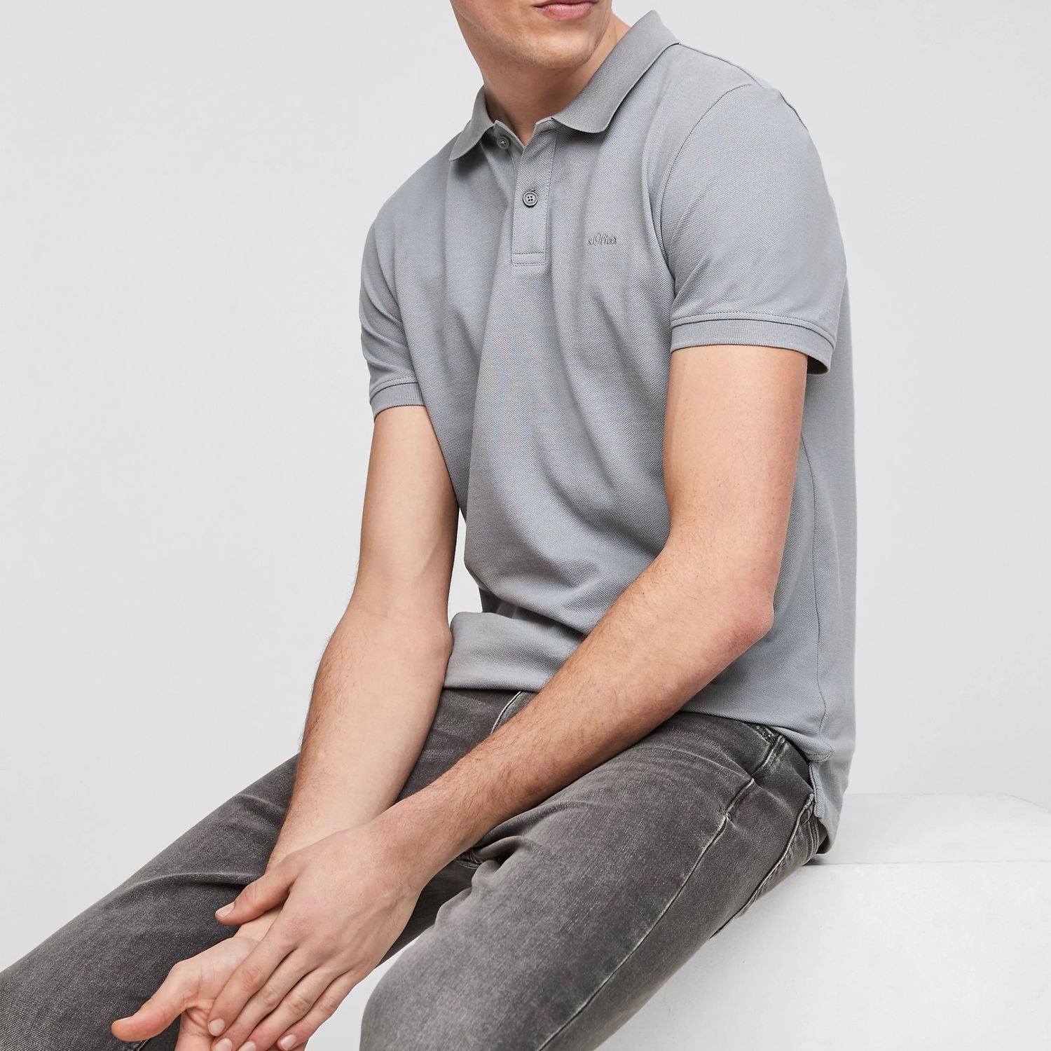 s.Oliver Poloshirt Basic (1-tlg) Poloshirt mit Logostickerei