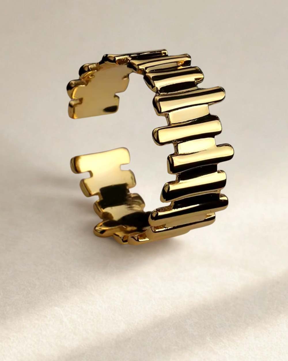 DANIEL CLIFFORD Silberring 'Brenda' Damen Ring Silber 925 14 Karat vergoldet, größenverstellbar (inkl. Verpackung), Goldring mit asymmetrischer Form und glanzvoller Oberfläche