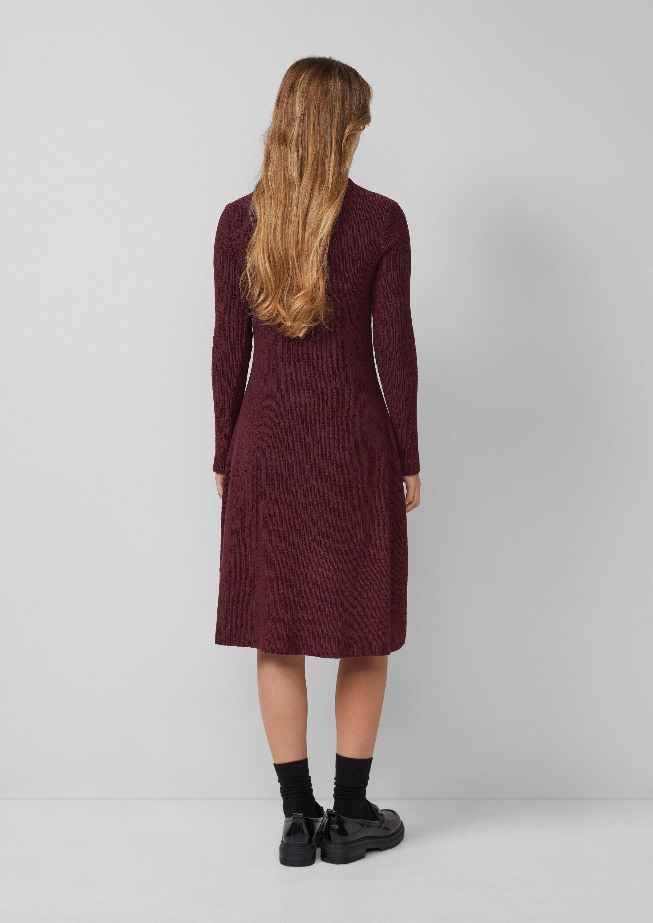 s.Oliver Midikleid Kleid Strukturiertes Jerseykleid mit ausgestelltem Saum
