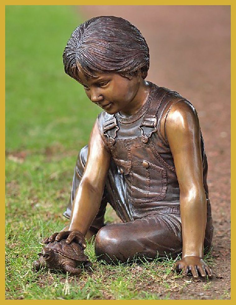 IDYL Gartenfigur IDYL Bronze-Skulptur Junge mit Schildkröte, Bronze