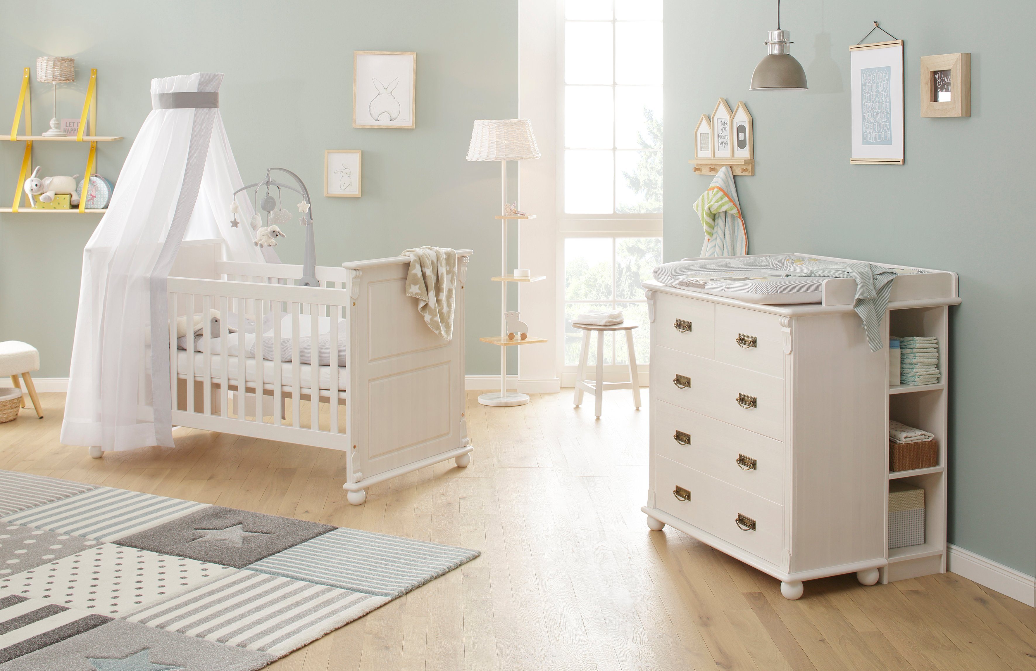 Babyzimmer-Komplettset Aimo, luxoriöser Landhausstil, Messinggriffe