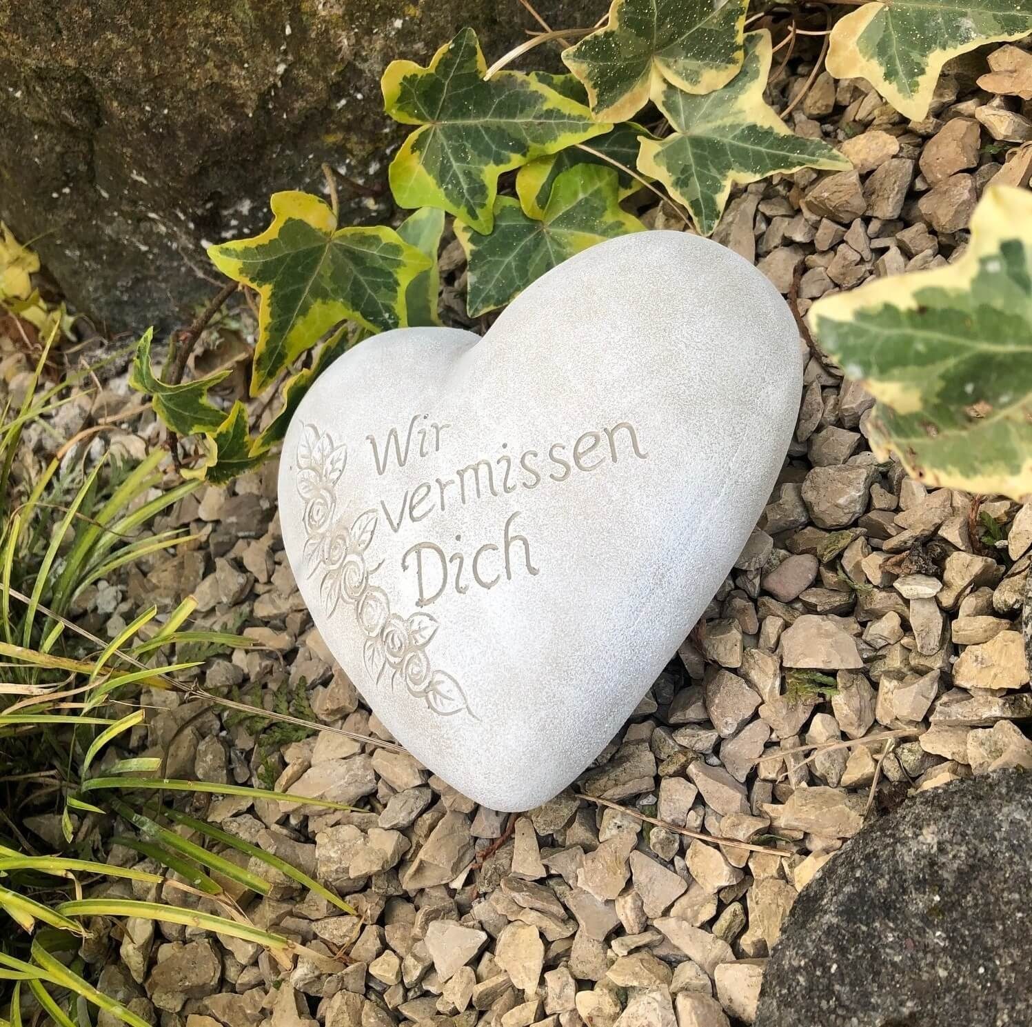 Radami Gartenfigur XXL Grabherz Spruch- Wir vermissen dich - ca.1300g günstig online kaufen