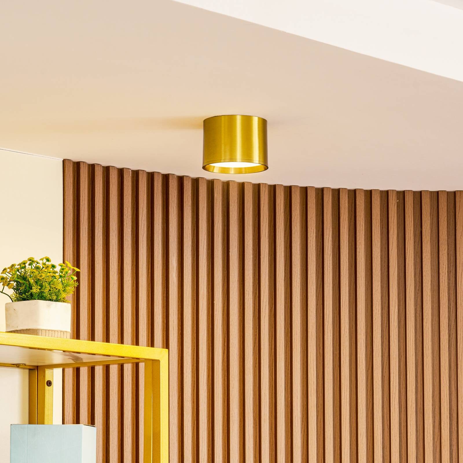 Lindby Deckenstrahler Nivoria, LED, Metall, Gold / Messing warmweiß IP20, LED 15 W gesamt, warmweiß