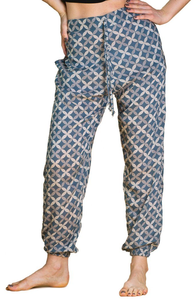 PANASIAM Stoffhose Relaxed pants geometric style aus 100 %Baumwolle bequeme Damenhose mit Taschen Gummibund hinten Freizeithose Chillhose Relaxhose Shippo blau