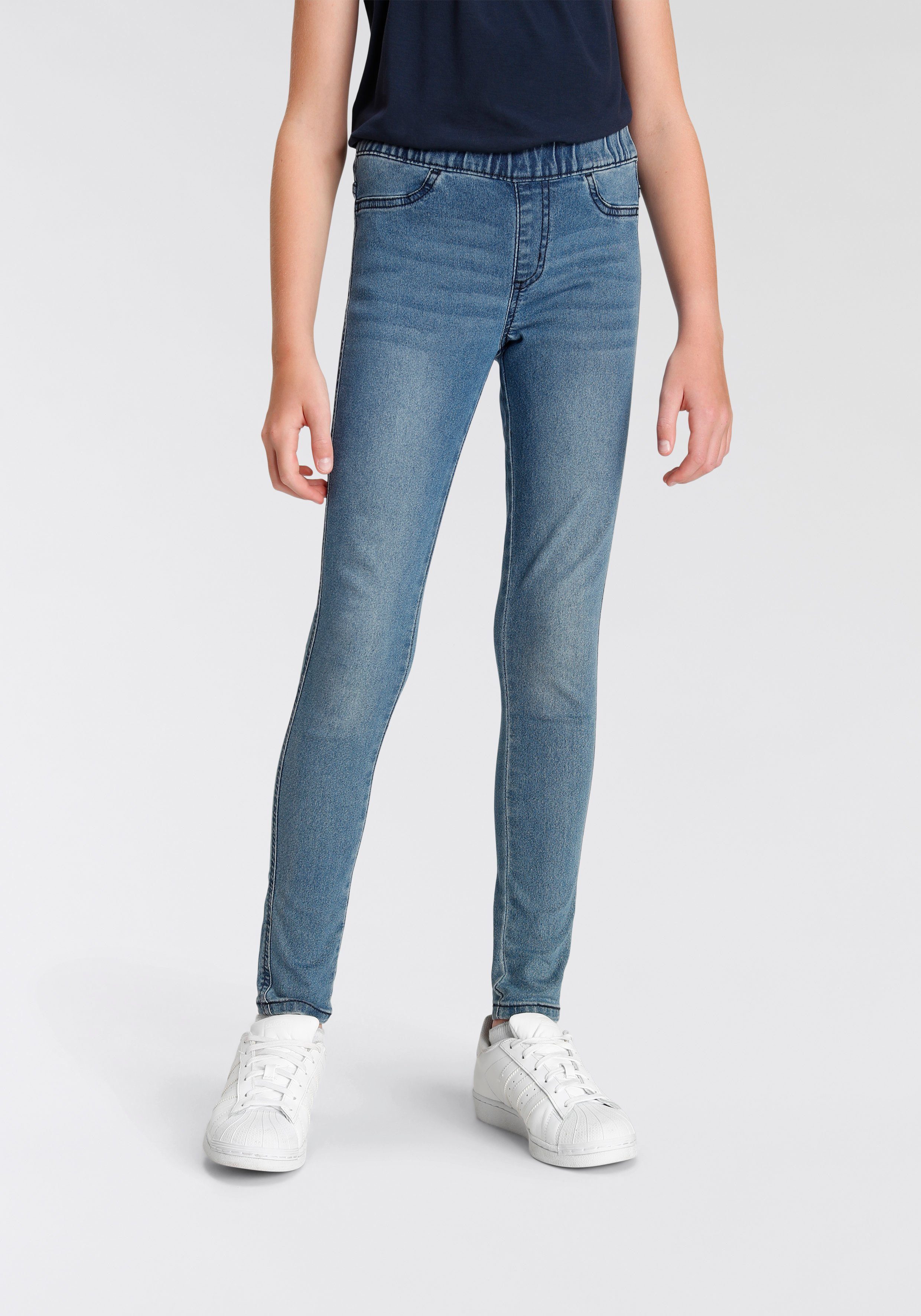 KIDSWORLD Jeansjeggings, Stetch-Jeans mit schmalem Bein schmale Beinform, mit Gummizug, lang, mit aufgesetzten Taschen