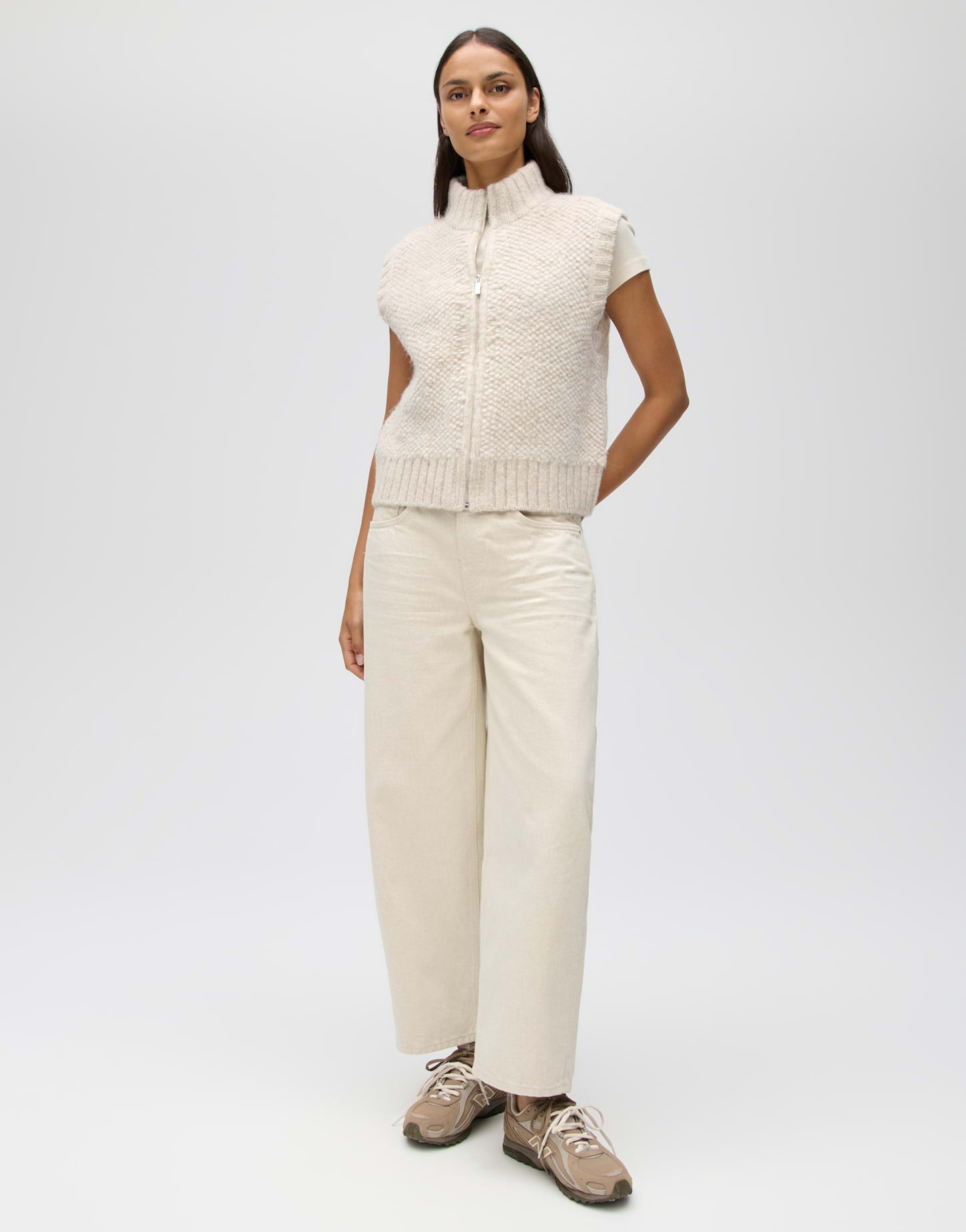 OPUS Strickweste Duppi aus weichem Strick Verkürzte, schmale Form mit Stehkragen und Struktur – Bild 5 von 5