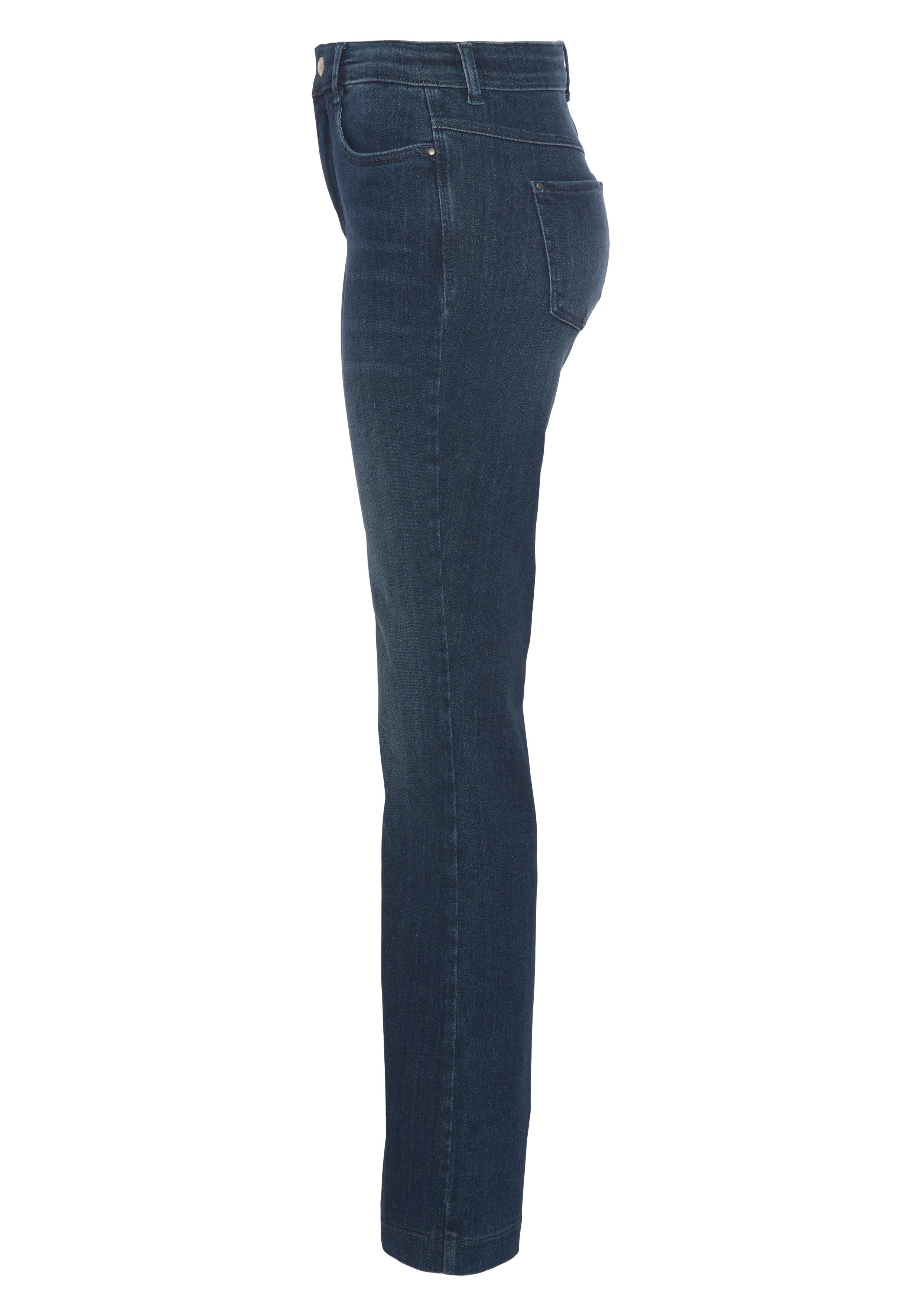 MAC Bootcut-Jeans Dream-Boot Gerade mit dark wash Bein geschnitten leicht authentic ausgestelltem cobald blue