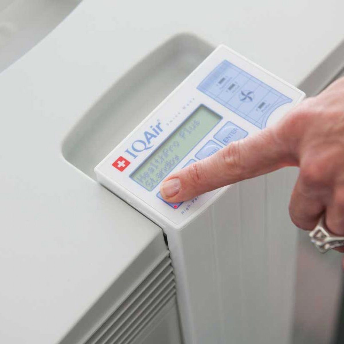 IQAir Luftreiniger HealthPro 100 NE, für 98 m² Räume