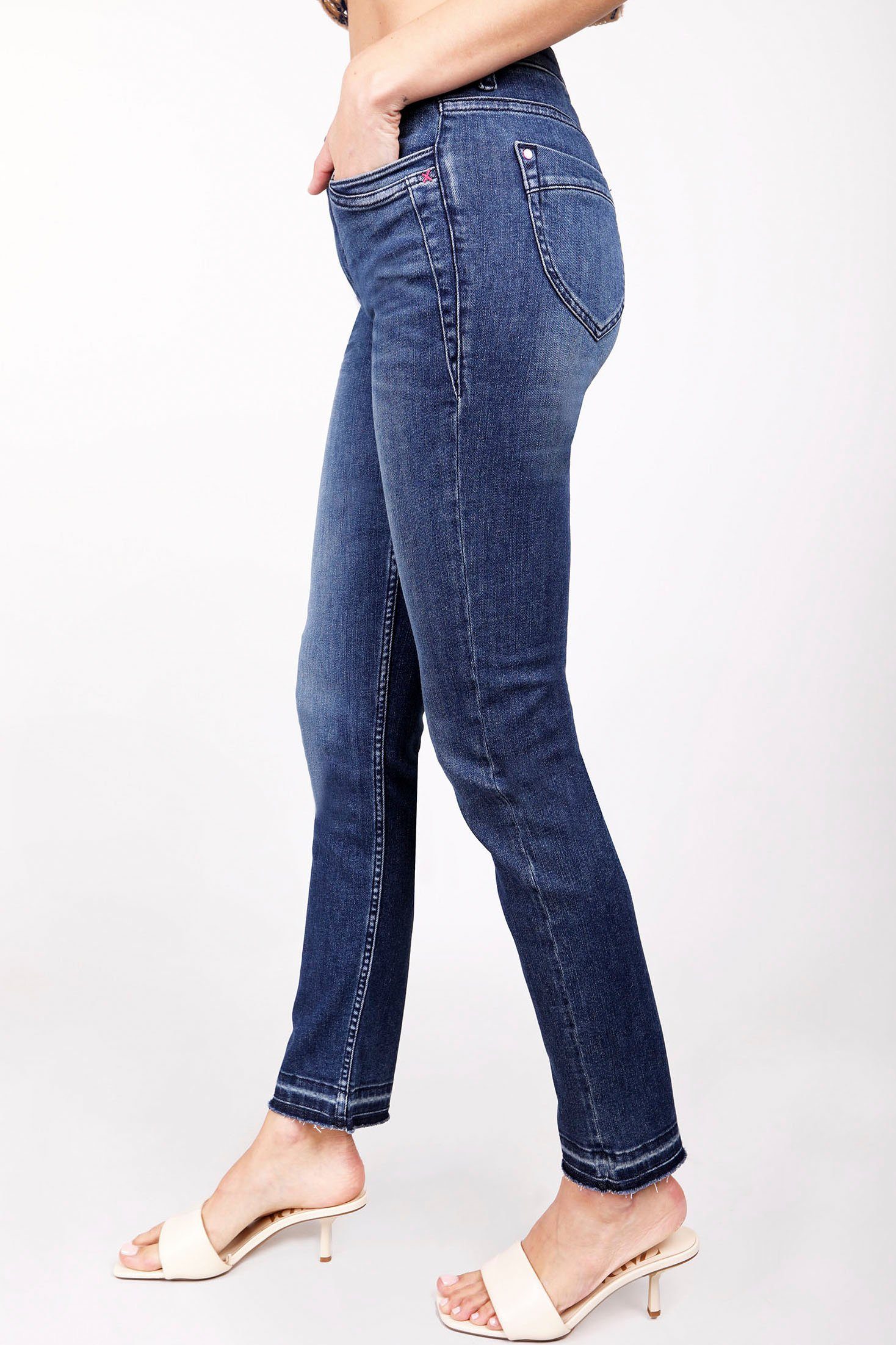 blue mit BLUE mid NANCY Stretchanteil eine für Slim-fit-Jeans Passform FIRE tolle