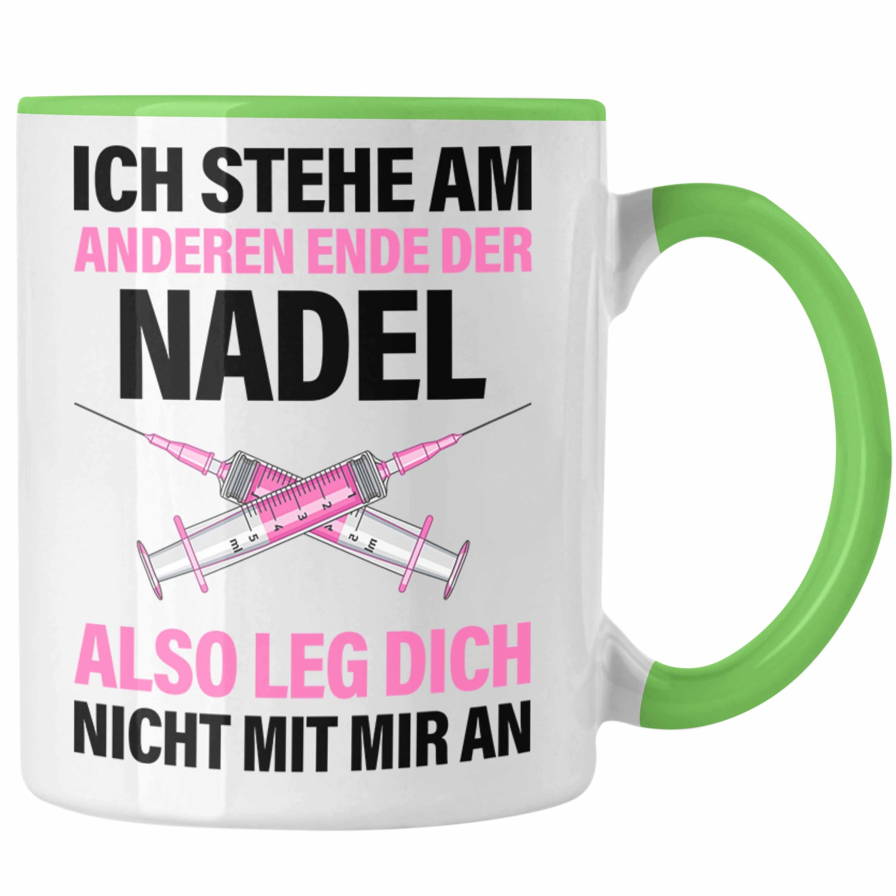 Trendation Tasse Trendation - Krankenschwester Tasse Geschenk Propofol Spritze Geschenk Krankenschwestern Kaffeetasse Ärtzin Arzthelferin Grün