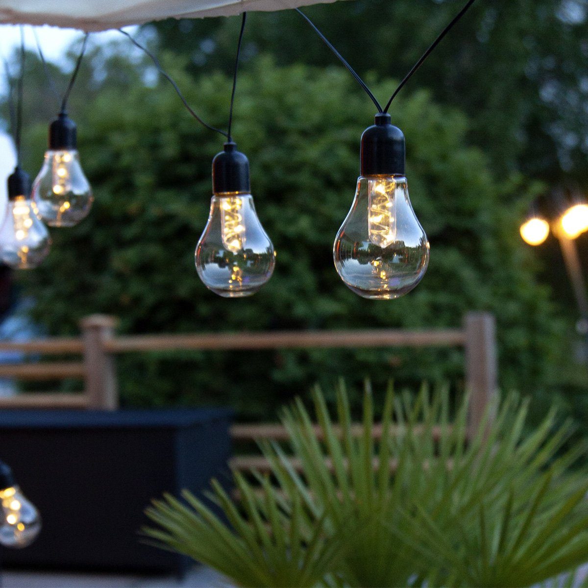 STAR TRADING LED-Lichterkette LED Party Lichterkette 10 klare Birnen 4,05m Batterie Timer Außen, 10-flammig