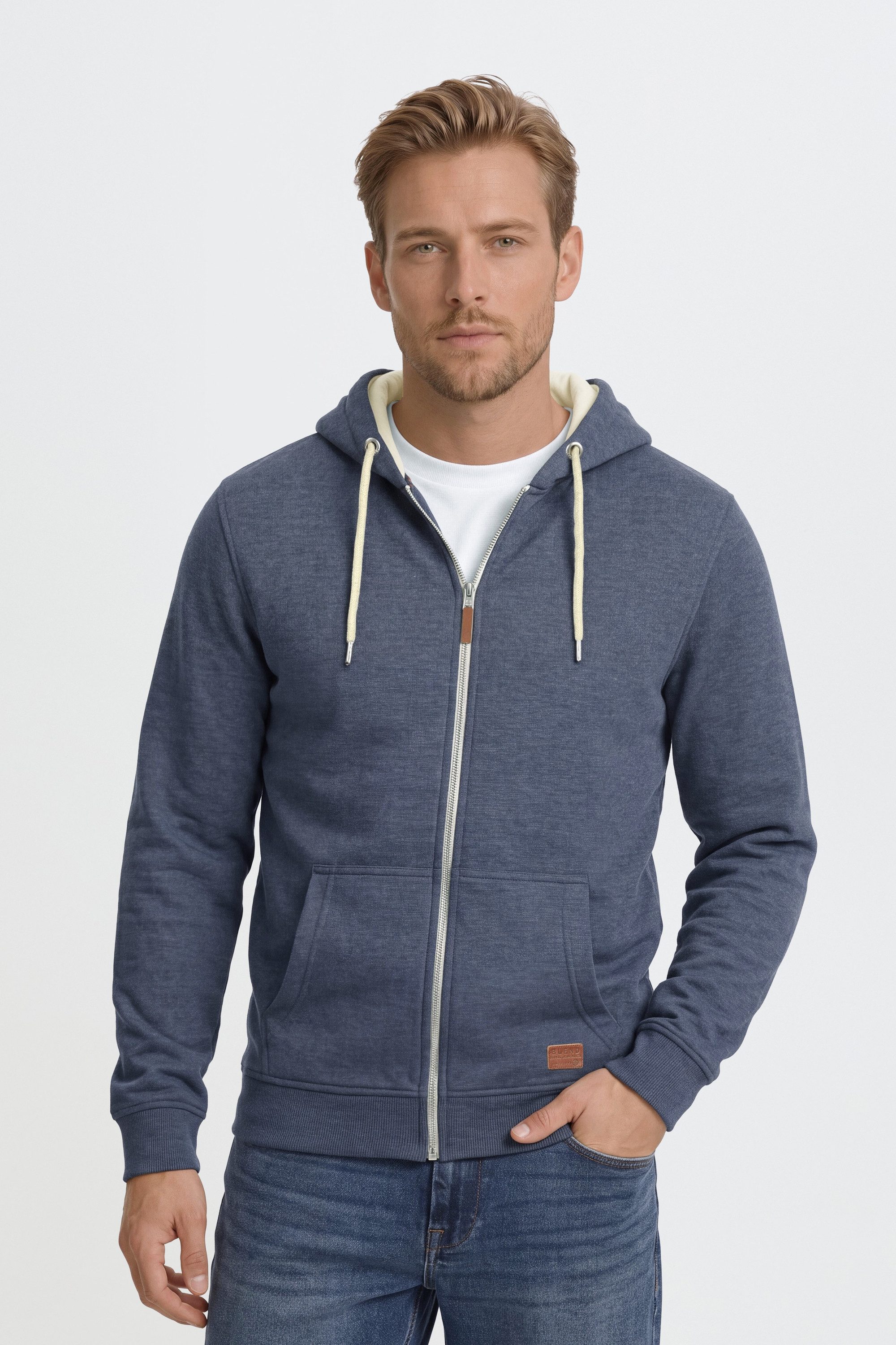 Blend Kapuzensweatjacke BHHulker Stilvolle Kapuzensweatjacke mit weicher Fleece-Innenseite. Reduzierter Preis € 39,99. Unverbindliche Preisempfehlung € 54,99