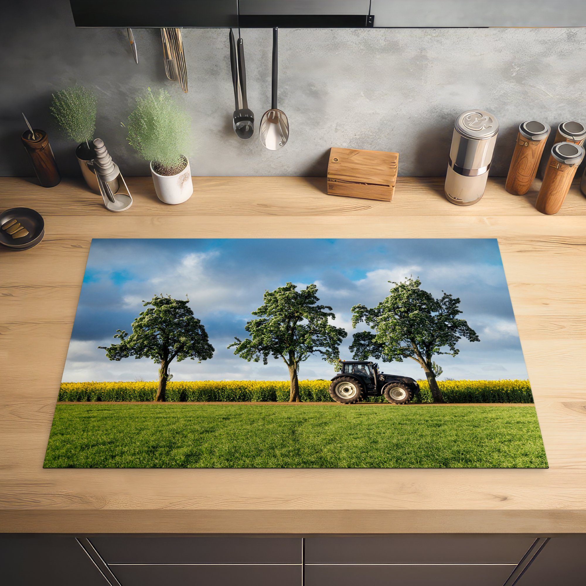 MuchoWow Herdblende-/Abdeckplatte Traktor - Baum für cm, Schutz (1 Blumen, Ceranfeldabdeckung Vinyl, die - 81x52 küche, Induktionskochfeld tlg)