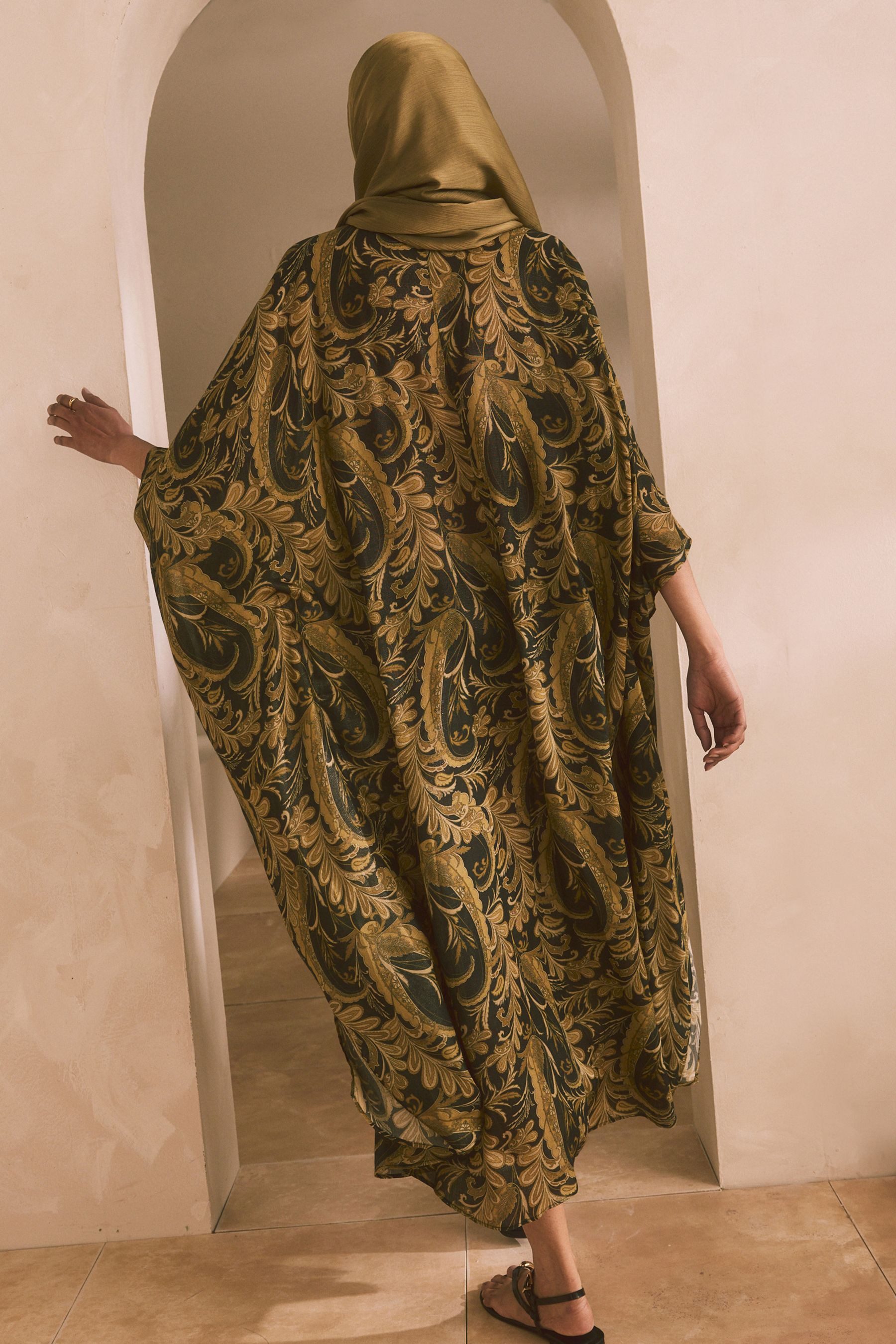 Next Maxikleid Festliches Maxikleid mit V-Ausschnitt, Kaftanlook (1-tlg) günstig online kaufen