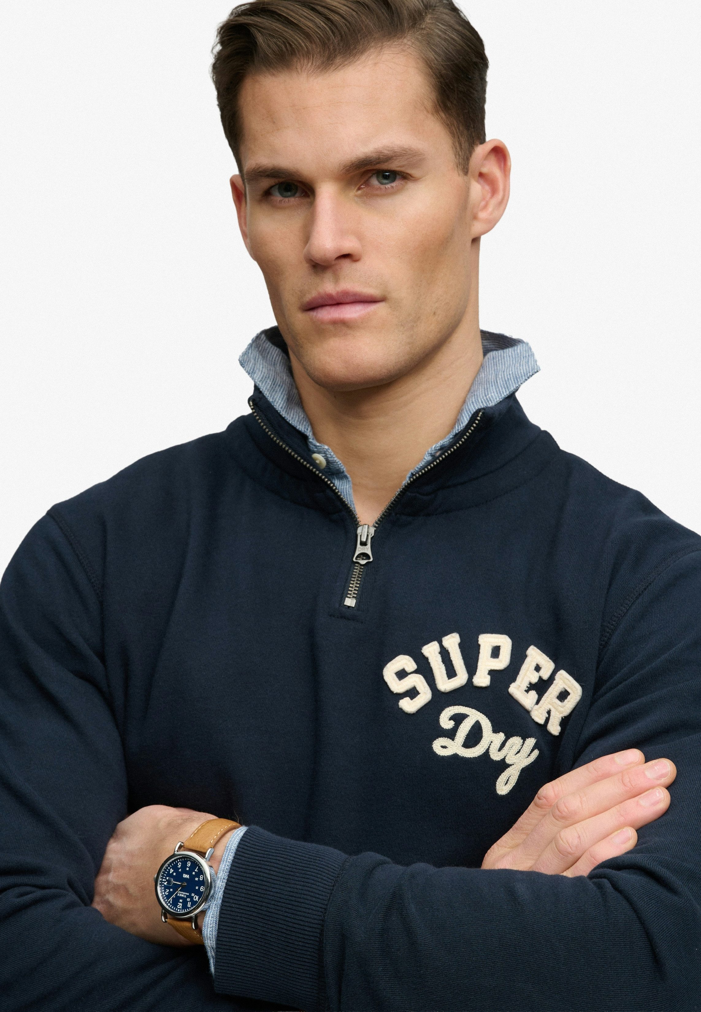 Superdry Sweatshirt VINTAGE ATHLETIC HALF ZIP mit hoch geschlossenem Ausschnitt, Loose Fit, in normaler Länge