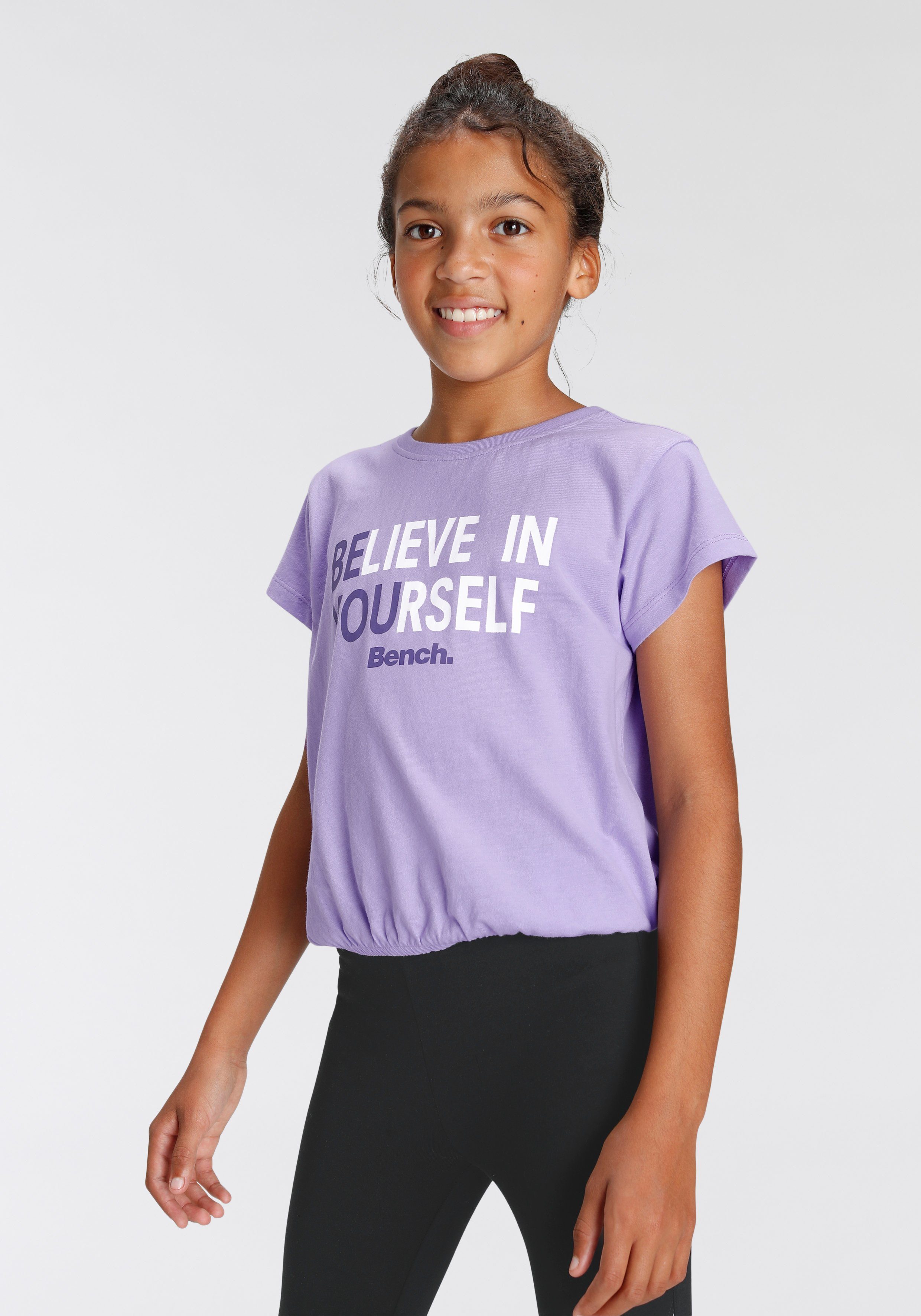 Bench. T-Shirt IN BELIEVE Gummizug Saum YOURSELF mit am