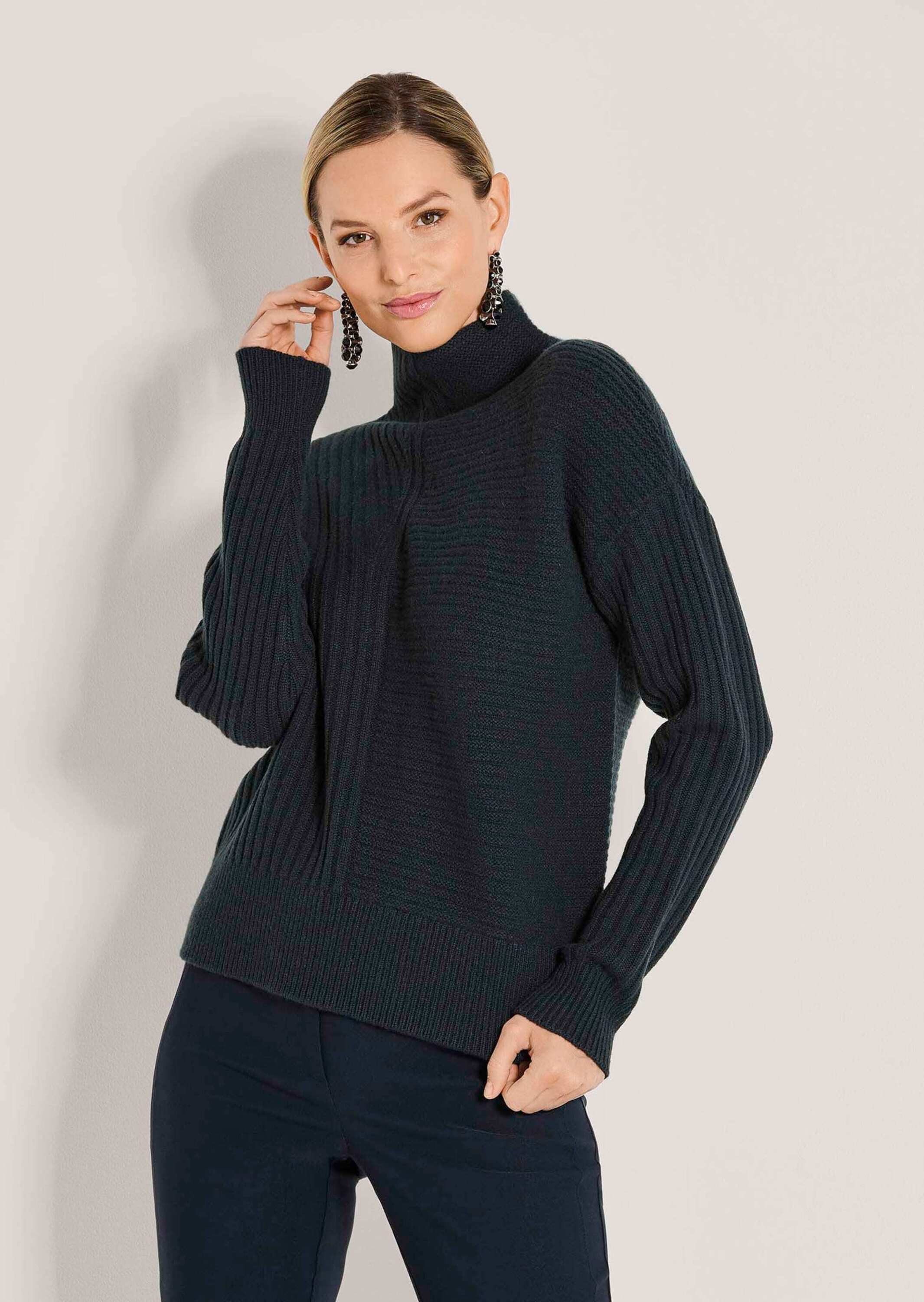 MADELEINE Вязаные свитера Eleganter Wollpullover mit Stehkragen Herbstsweater mit edlem Strickmuster und Langarm