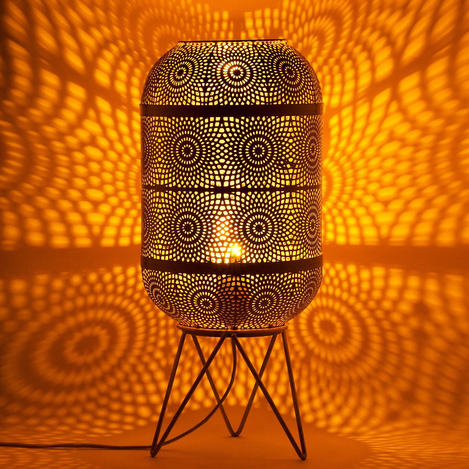 Marrakesch Orient & Mediterran Interior Nachttischlampe Orientalische Tischlampe Sankos handgefertigt aus Metall in Weiß 45 cm, ohne Leuchtmittel, Handarbeit