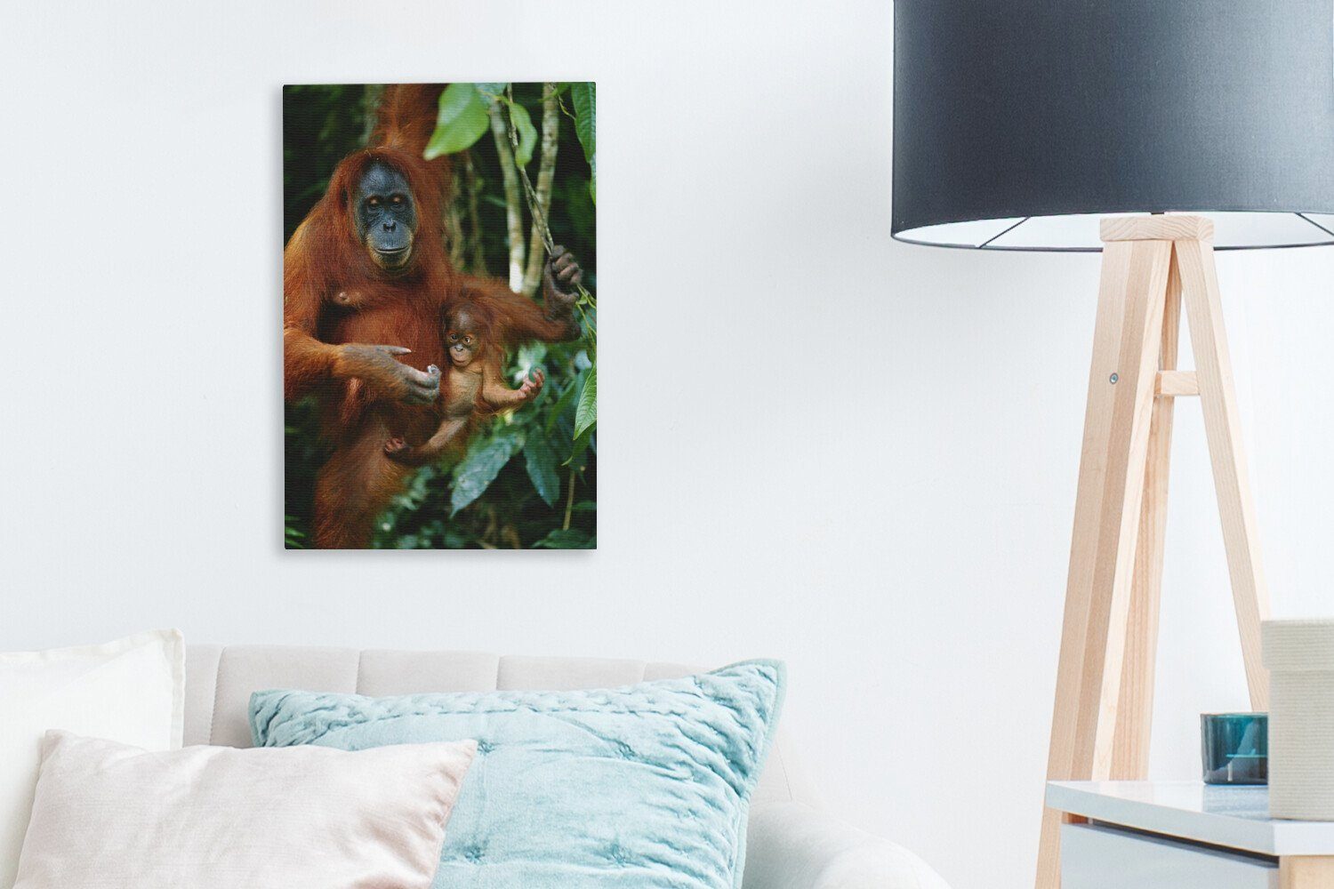 Gemälde, St), Ein bespannt OneMillionCanvasses® roter auf 20x30 inkl. einem (1 Orang-Utan Leinwandbild Zackenaufhänger, cm fertig Baum, Leinwandbild