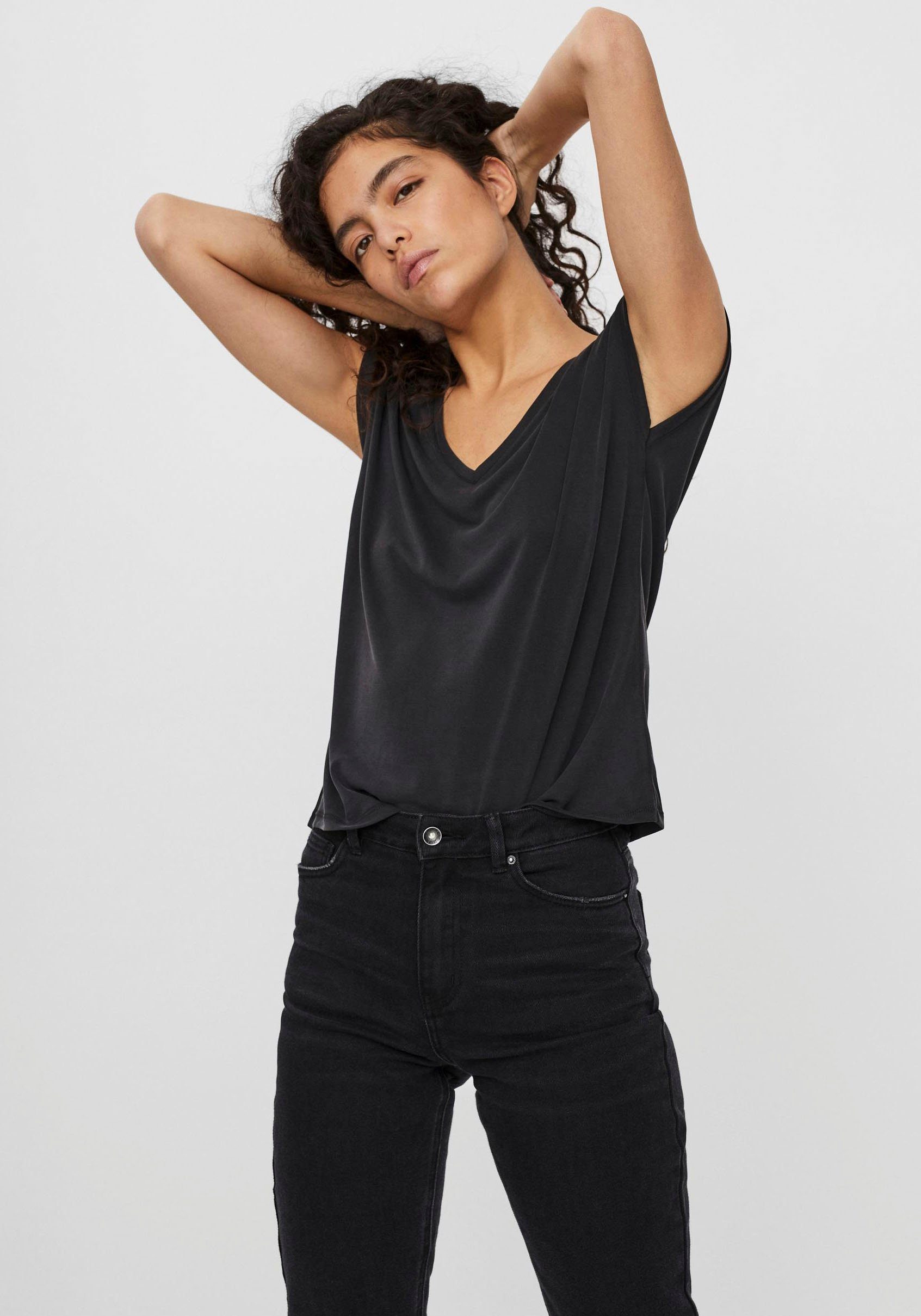 Moda black VMFILLI V-Shirt Vero