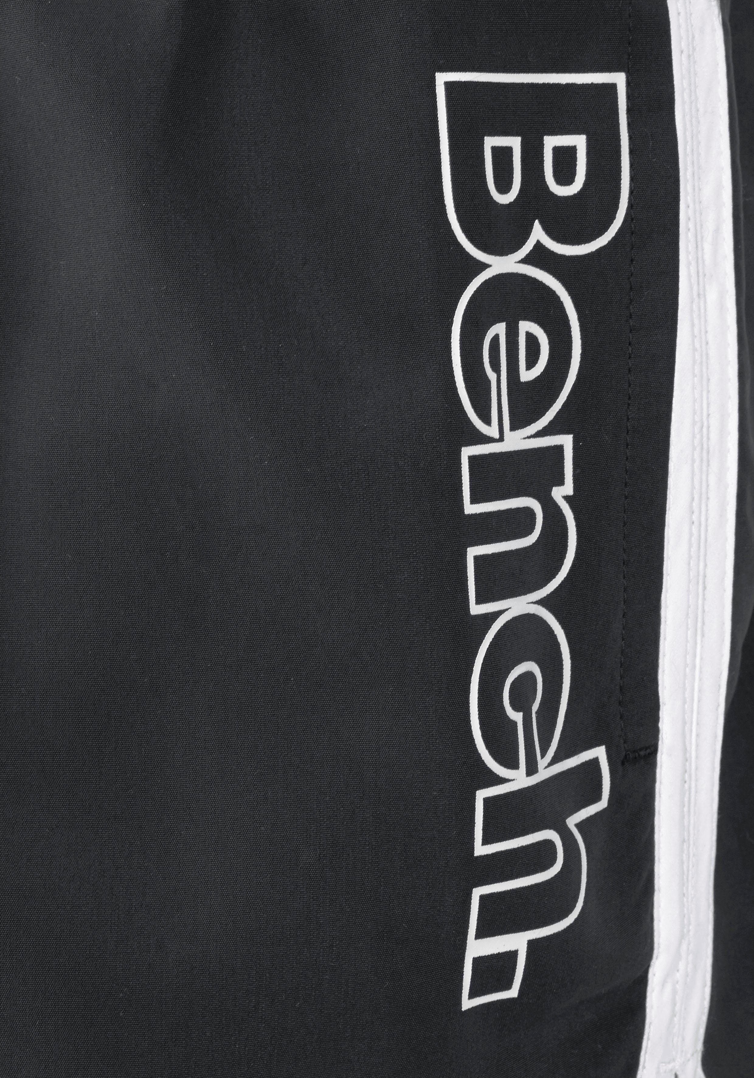 Bench. Badeshorts Bradley mit coolem Logodruck