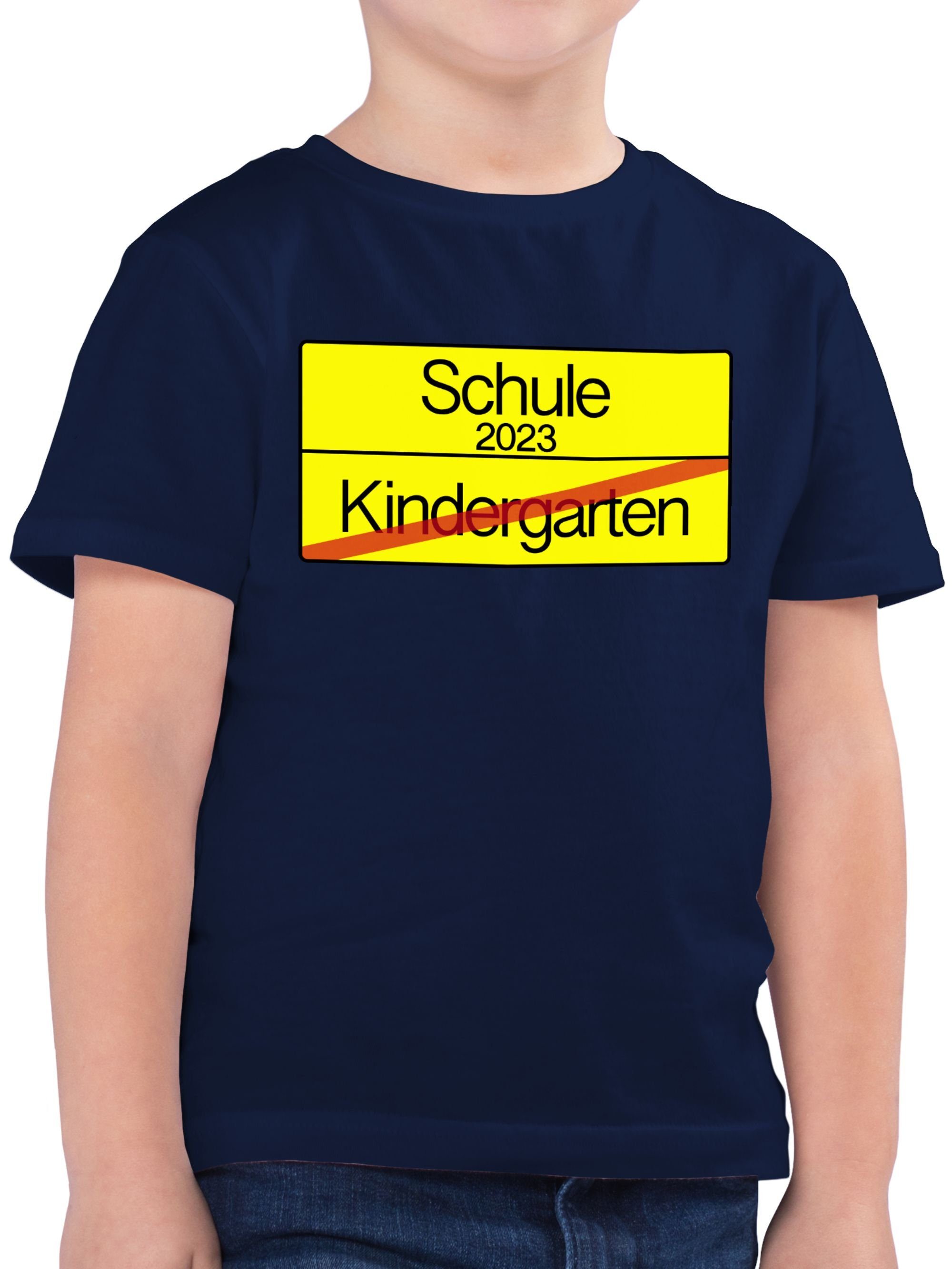 Shirtracer T-Shirt Ortsschild Verkehrsschild Schule 2023 Kindergarten Einschulung Junge Schulanfang Geschenke 02 Dunkelblau | T-Shirts