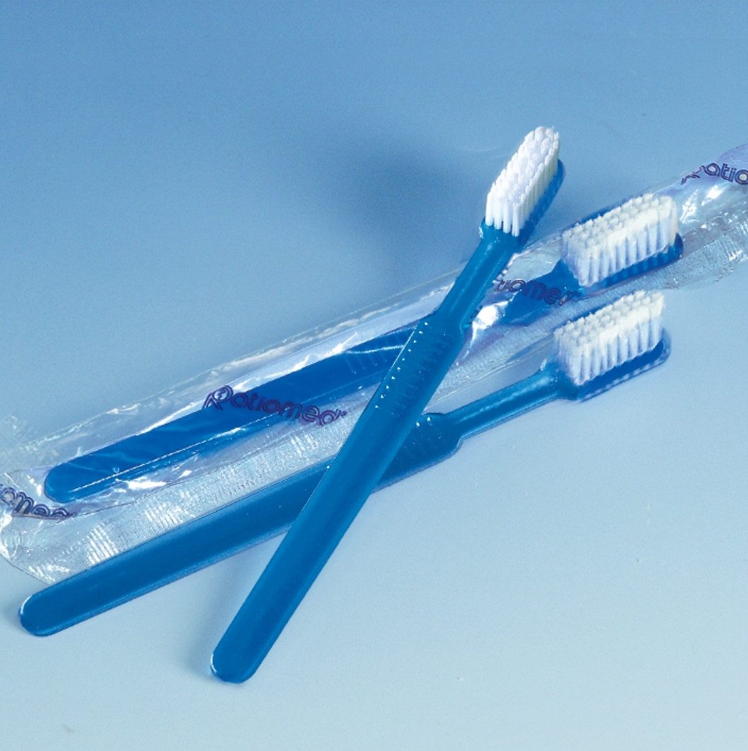 DocMed Zahnbürste Einmal-Zahnbürsten ratiomed mit Paste, 100 Stück Großpackung, mit bereits aufgetragener Zahnpaste