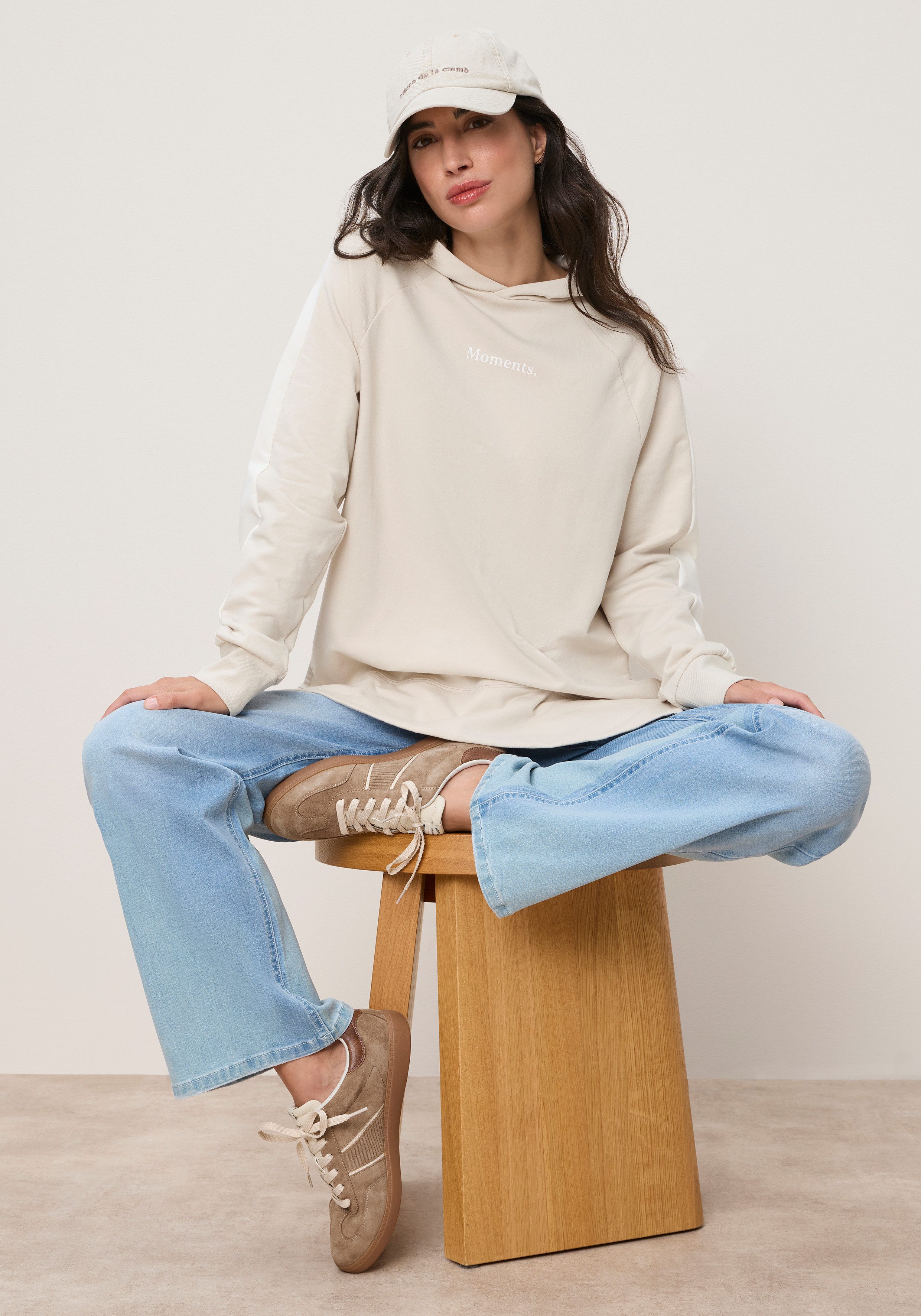 Zum Outfit 12