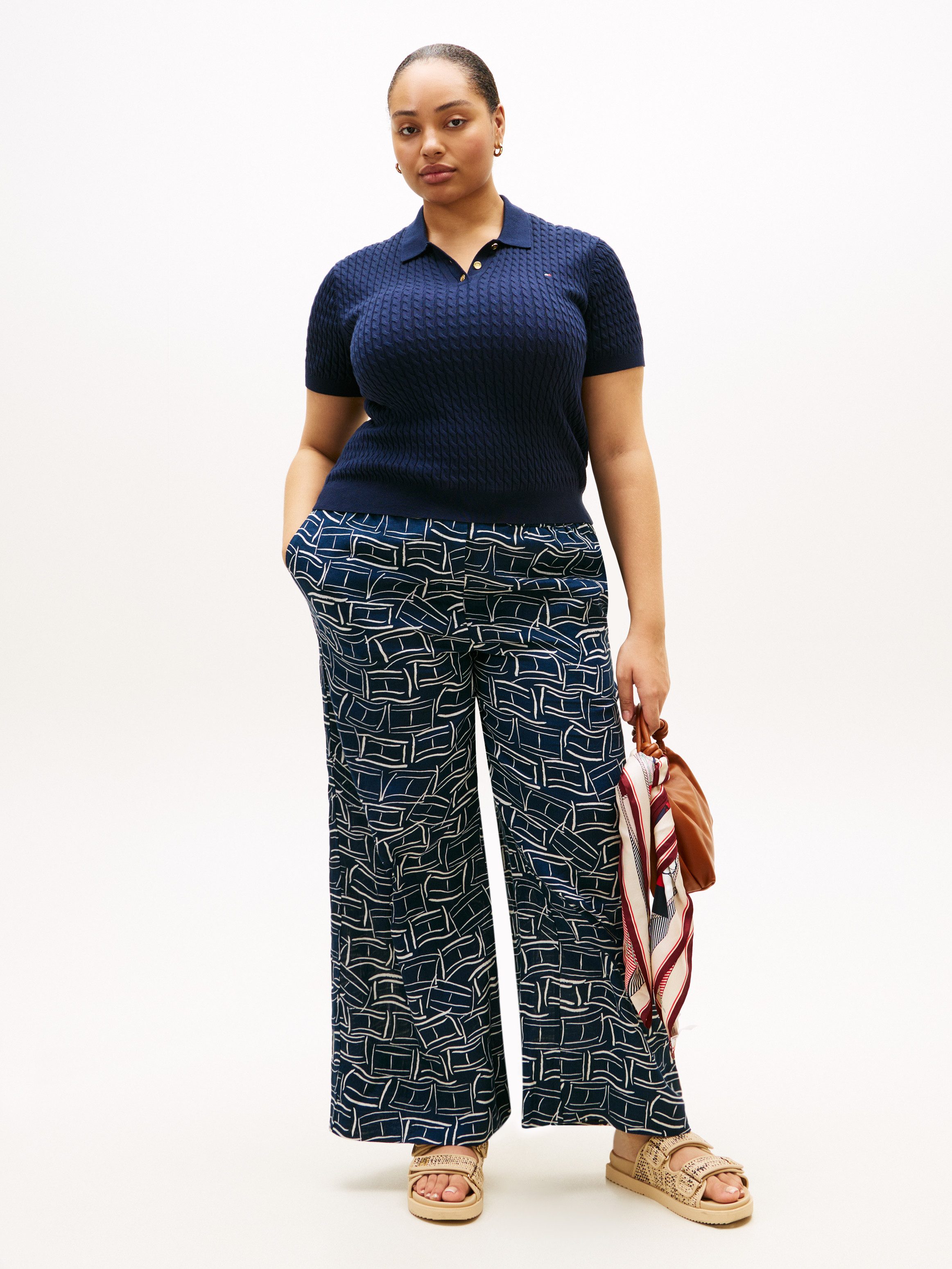 Tommy Hilfiger Curve Polokragenpullover CRV CO CABLE FINE GG POLO S/S in großen Größen, mit Zopfmuster