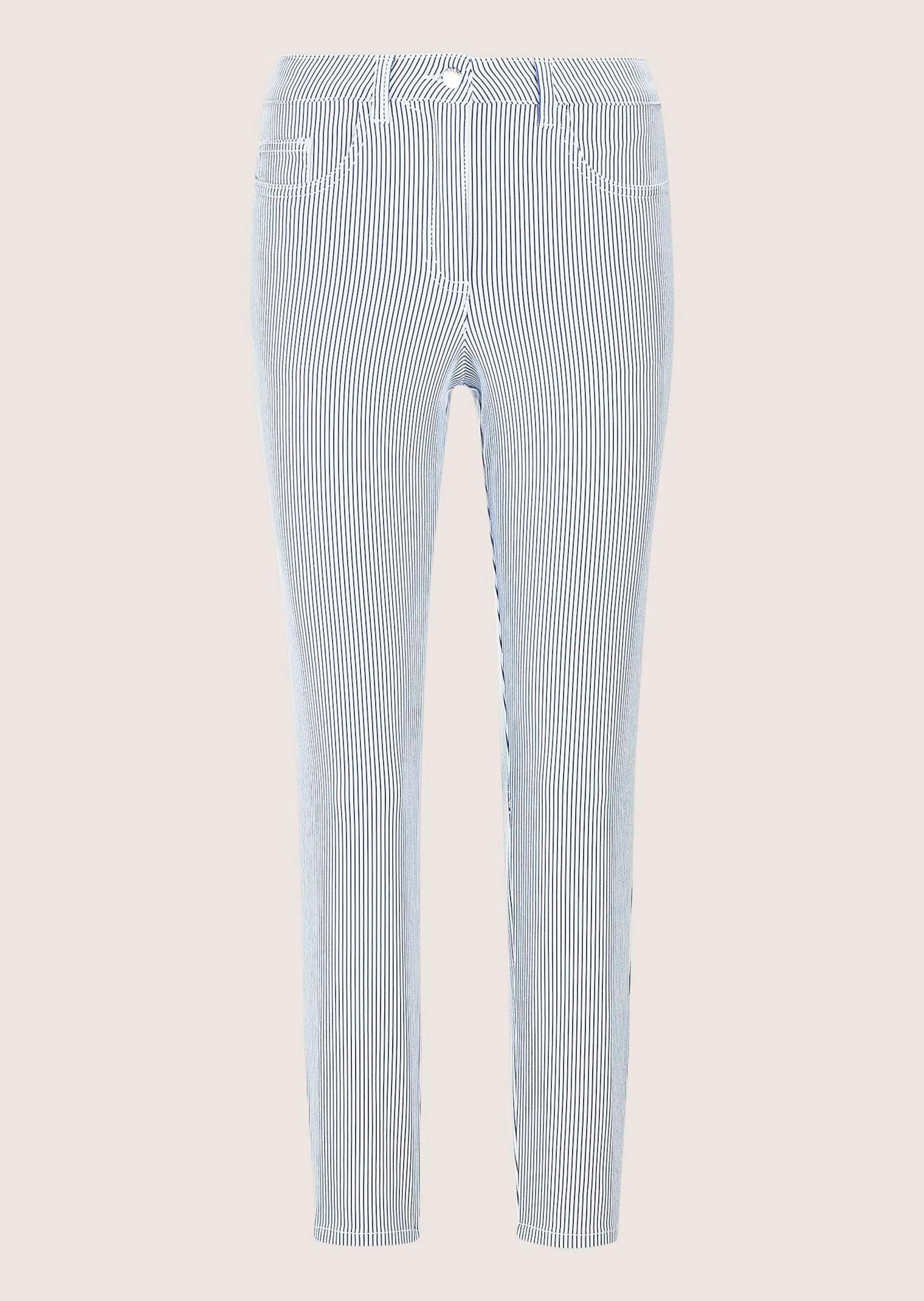 MADELEINE Gerade Jeans Fein gestreifte 7/8-Jeans, Formbund Streifen-Design, Knopfverschluss und dezente Taschennieten – Bild 5 von 5