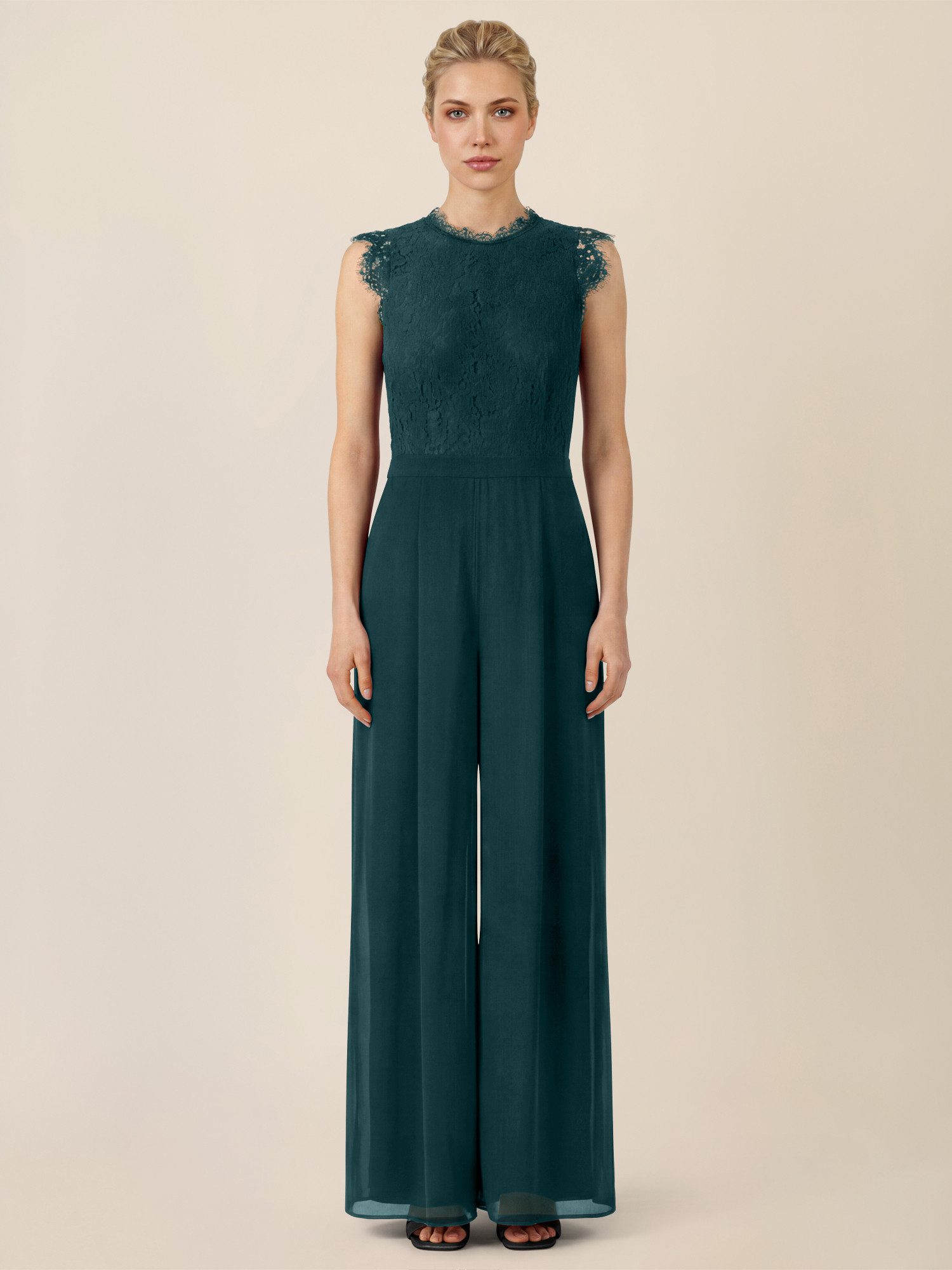 Apart Jumpsuit mit Spitzentop und weitem Bein günstig online kaufen