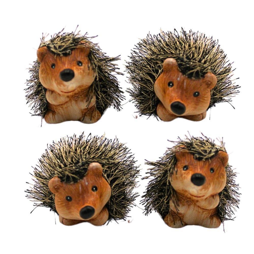 Dekohelden24 Gartenfigur Igel, Keramik - Garten Igel, Dekoigel mit Fell im 4er Set in braun, Größe ca. 6 x 6 x 8 cm.