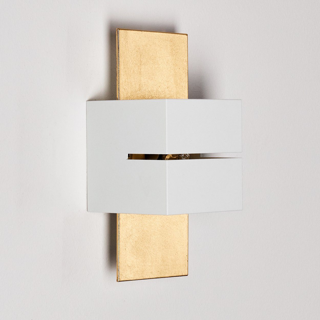 Wandleuchte Cube/mit in hofstein Metall Wandlampe & »Reppia« Lichteffekt, aus Schlitz, mit Down-Effekt ohne Leuchtmittel, Up mit Weiß/Gold G9,