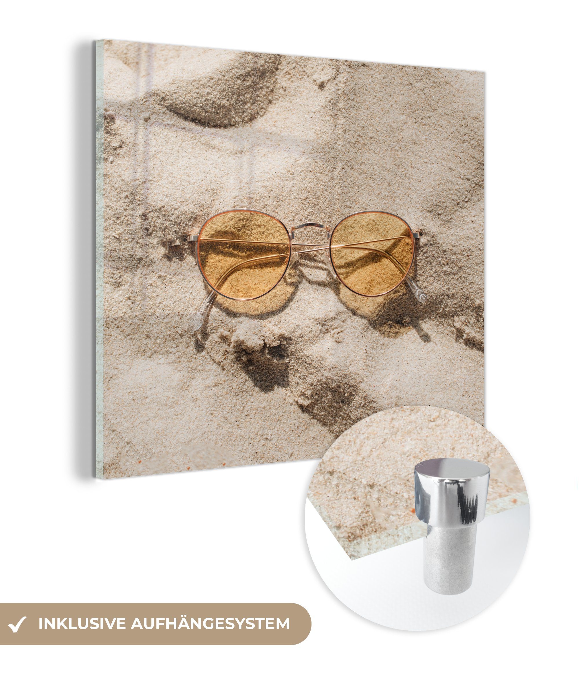 MuchoWow Acrylglasbild Sand - Sonnenbrille - Sommer, (1 St), Glasbilder - Bilder auf Glas Wandbild - Foto auf Glas - Wanddekoration