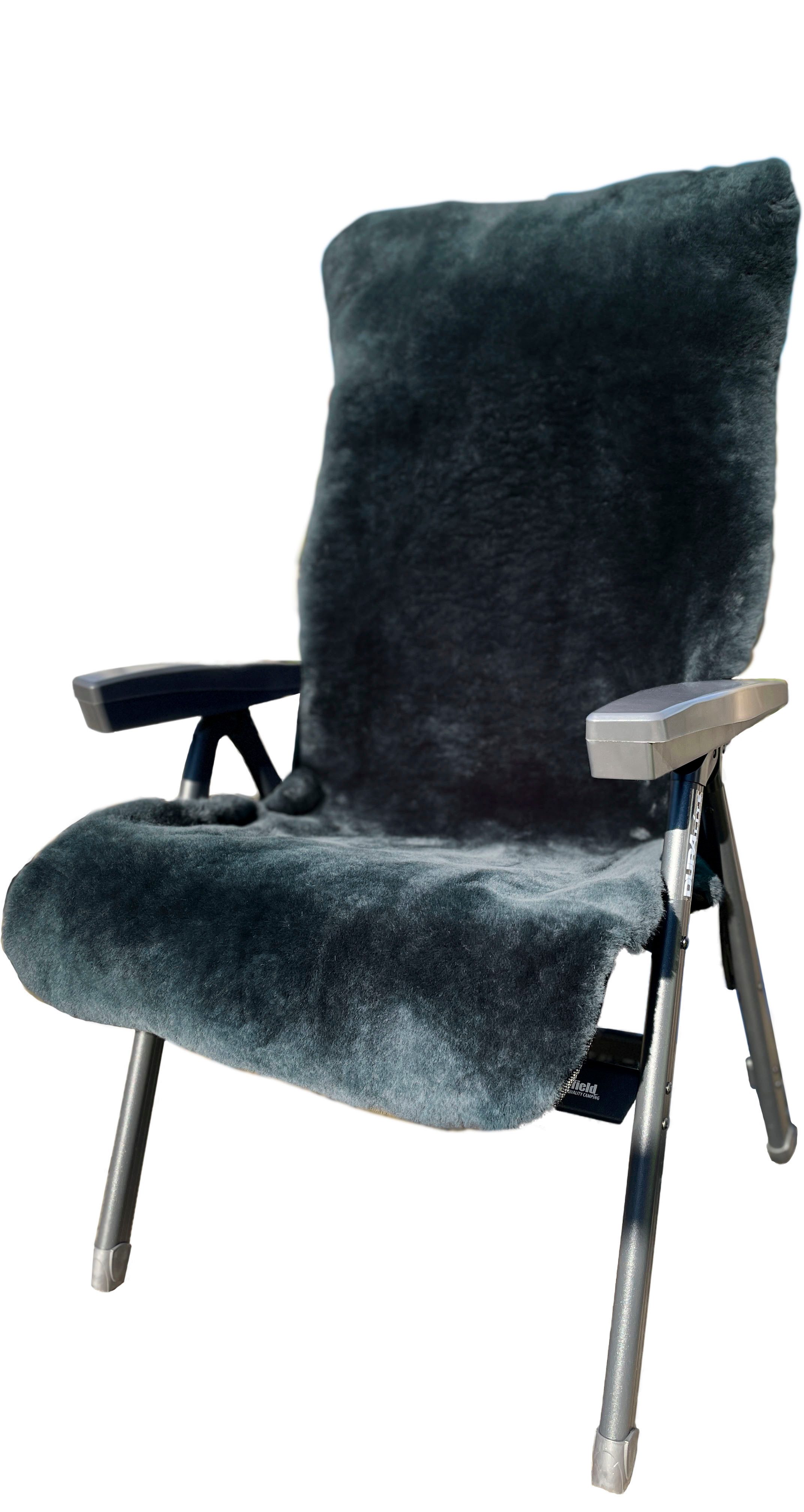 Überwurf Lammfell-Auflage für Garten- und Campingstühle, Sitzauflage, Heitmann Felle, geschorenes Lammfell, warm & kuschelig, perfekt für Garten und Camping